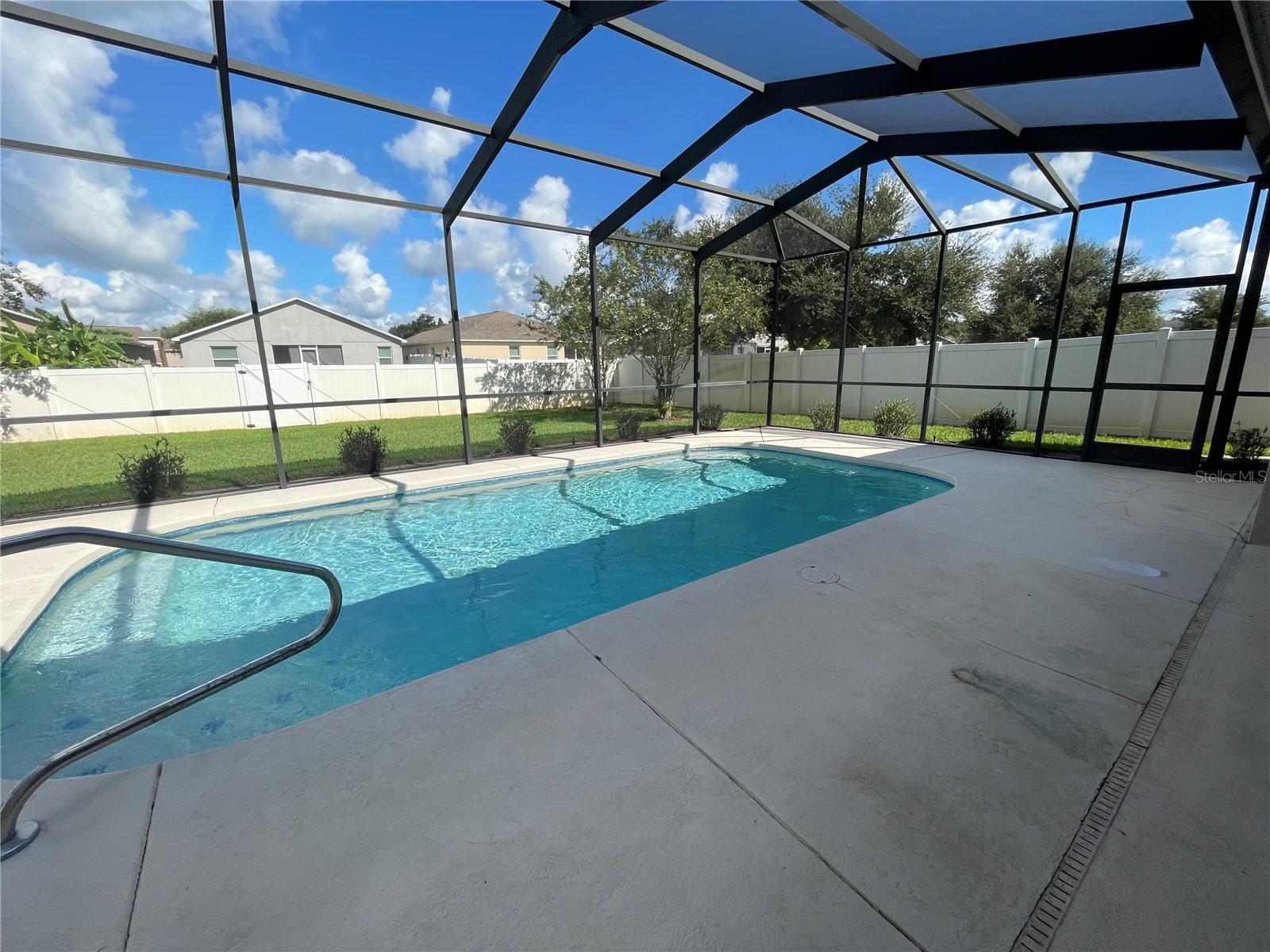 Single Family Residence at 326 LAKE MARIANA WAY, AUBURNDALE, photo 7 of 60