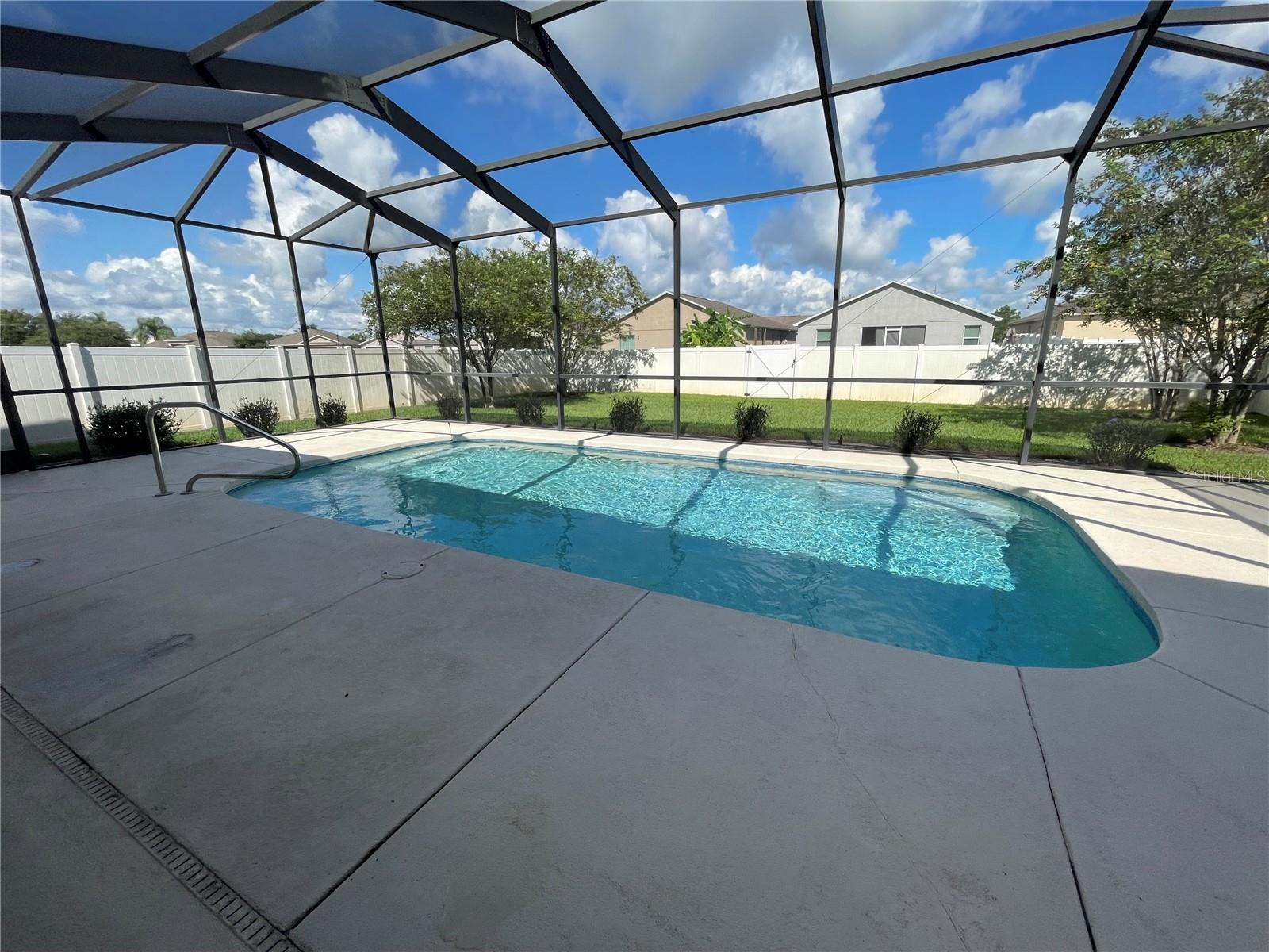 Single Family Residence at 326 LAKE MARIANA WAY, AUBURNDALE, photo 8 of 60