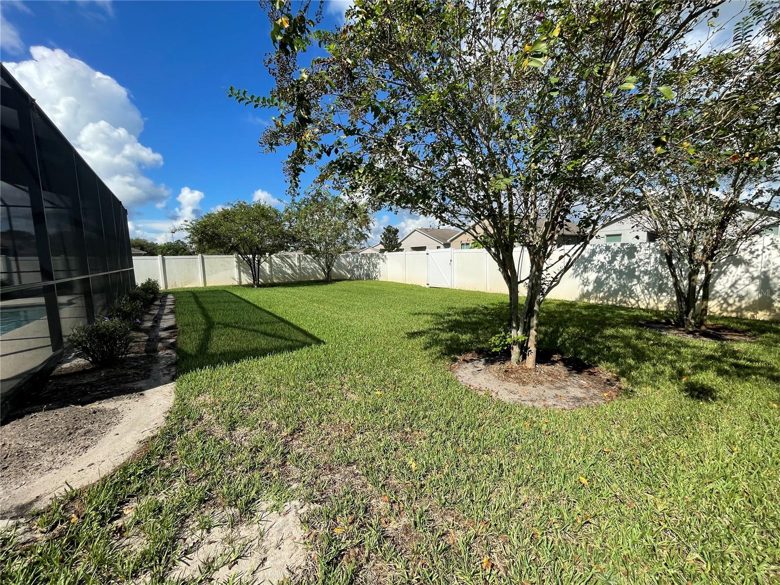 Single Family Residence at 326 LAKE MARIANA WAY, AUBURNDALE, photo 43 of 60