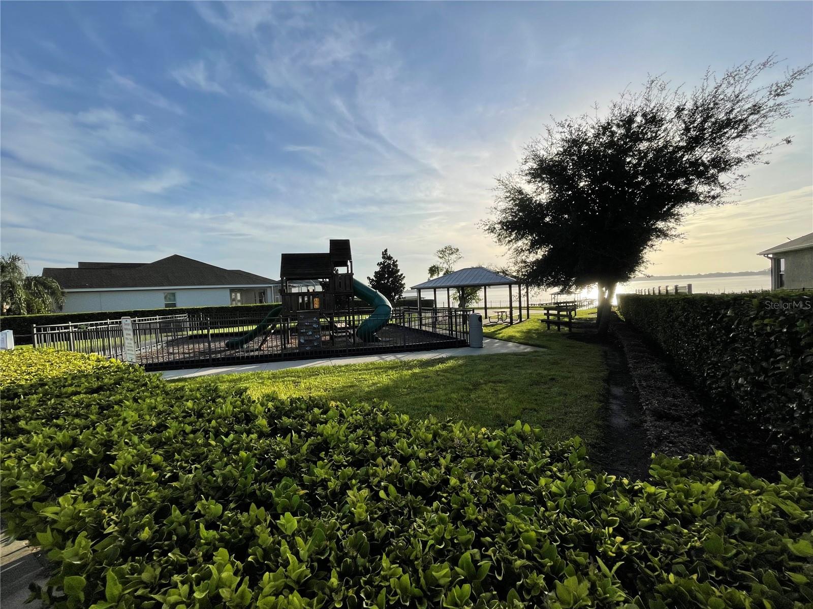 Single Family Residence at 326 LAKE MARIANA WAY, AUBURNDALE, photo 45 of 60