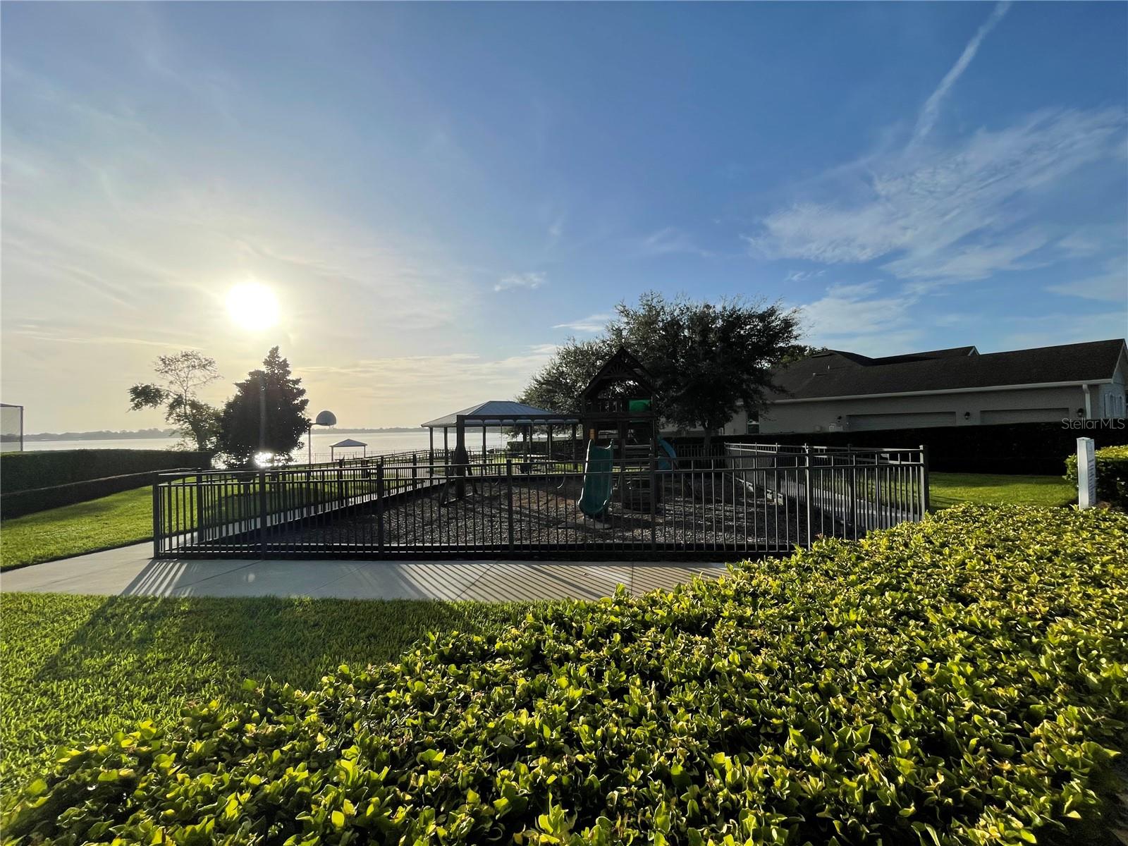 Single Family Residence at 326 LAKE MARIANA WAY, AUBURNDALE, photo 41 of 60