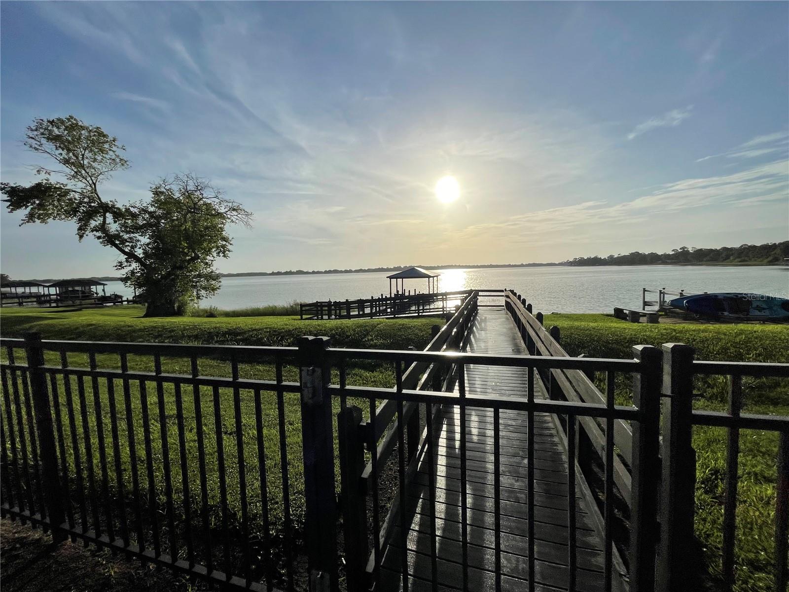 Single Family Residence at 326 LAKE MARIANA WAY, AUBURNDALE, photo 47 of 60