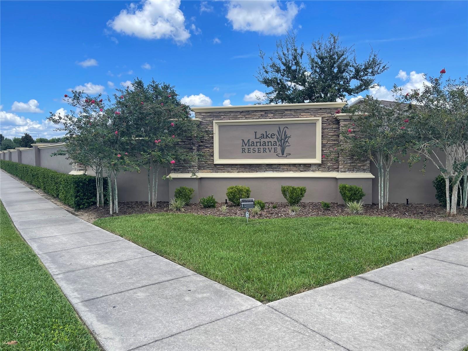 Single Family Residence at 326 LAKE MARIANA WAY, AUBURNDALE, photo 2 of 60