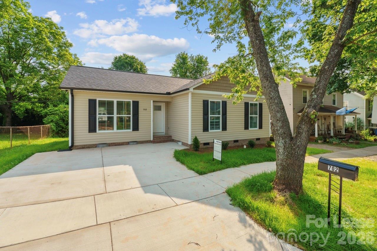 Single Family Residence at 702 Park Avenue, Salisbury, photo 2 of 23