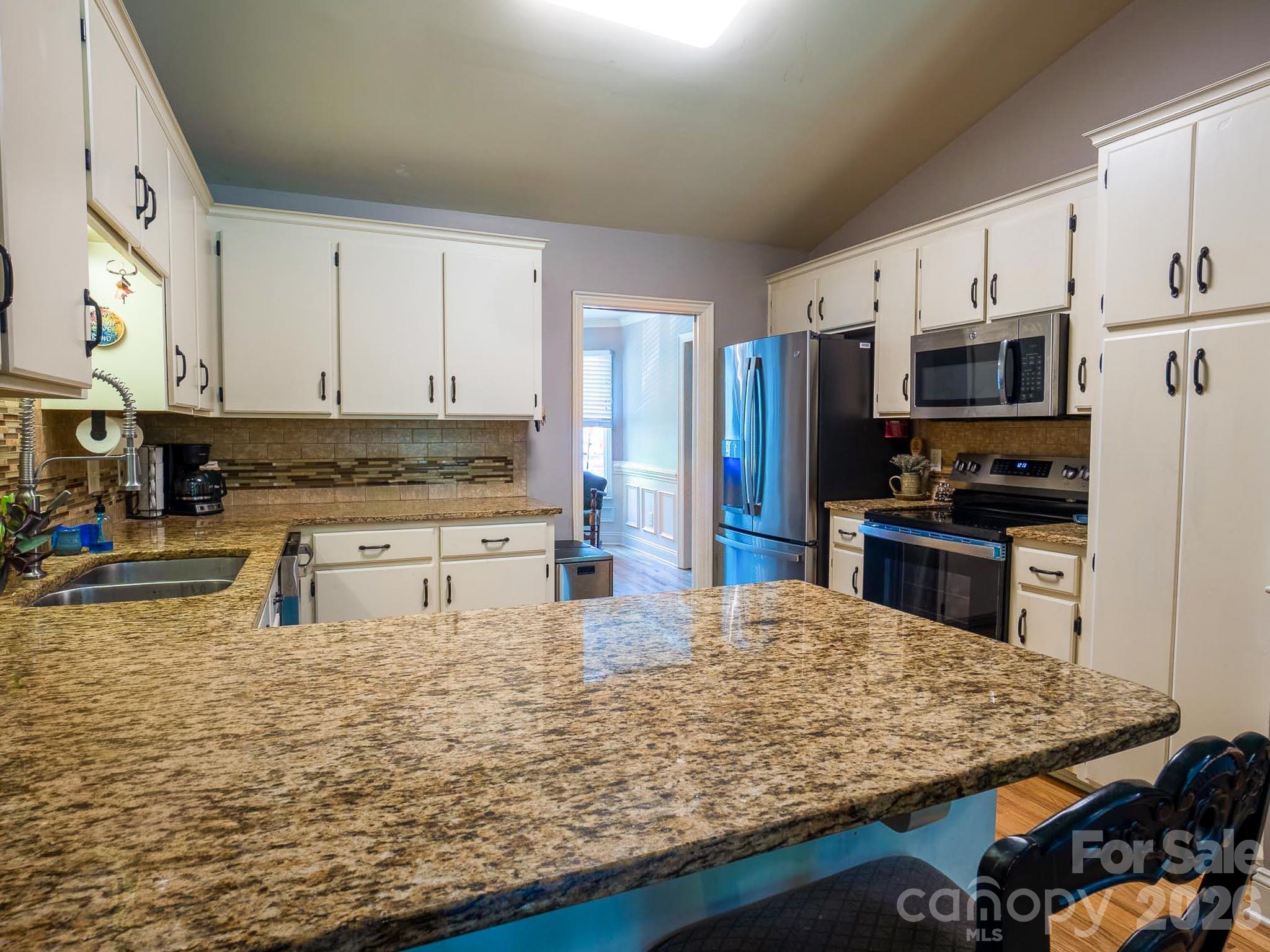 Condominium at 1004 Kenilworth Court NW, Concord, photo 8 of 36