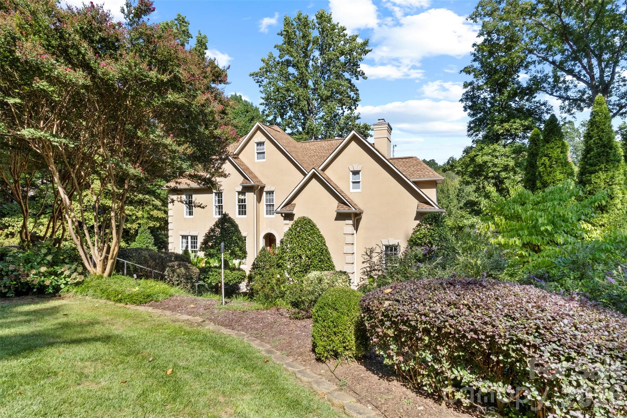 Single Family Residence at 135 Ridgetop Road, Mooresville, photo 3 of 48