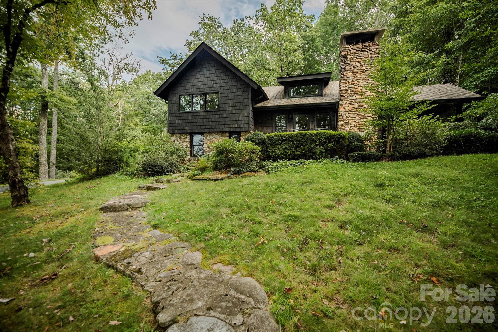 Single Family Residence at 212 SE Shore Drive, Lake Toxaway, photo 5 of 47