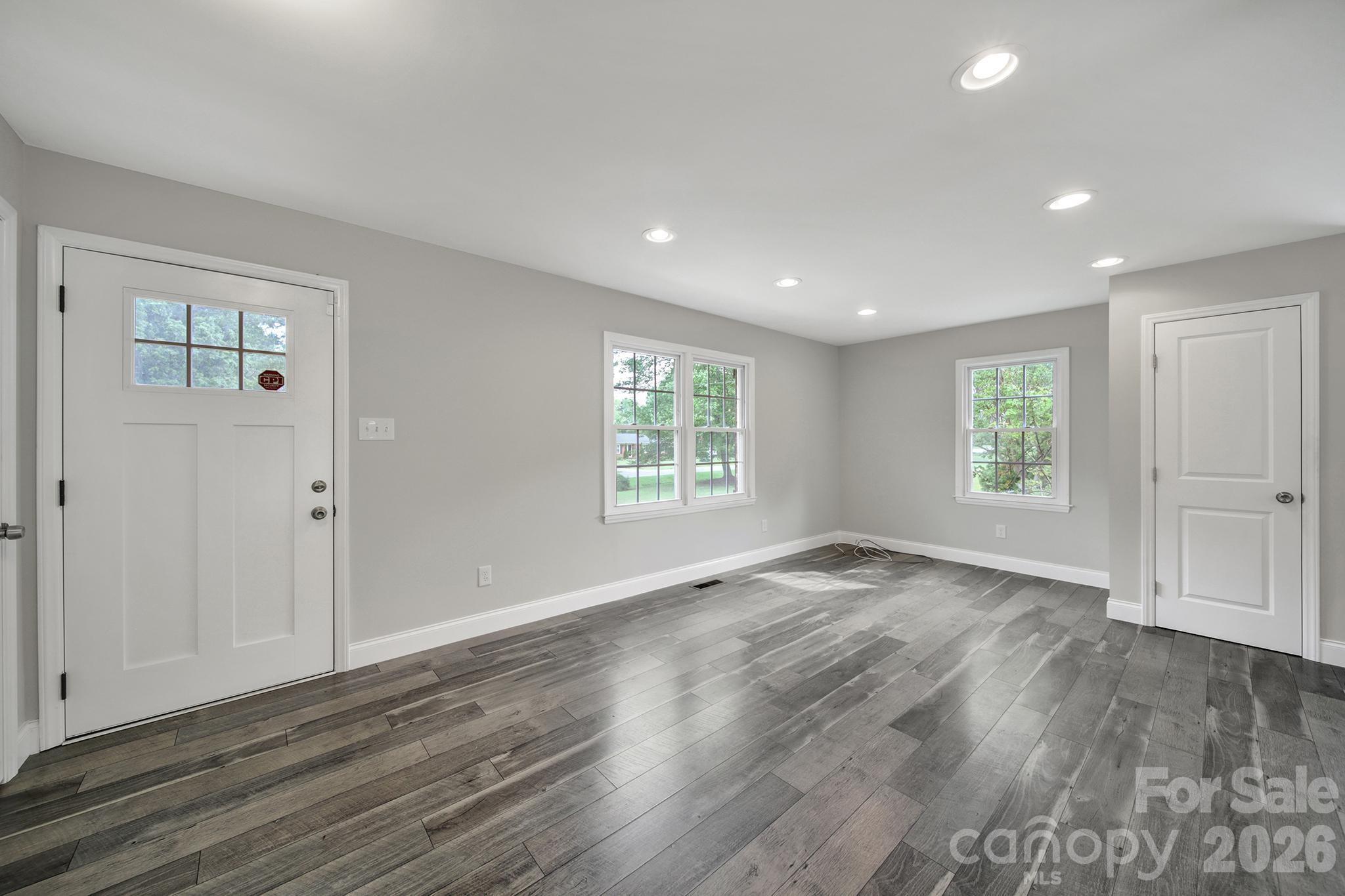 Single Family Residence at 1200 Vickie Lane, Matthews, photo 2 of 29