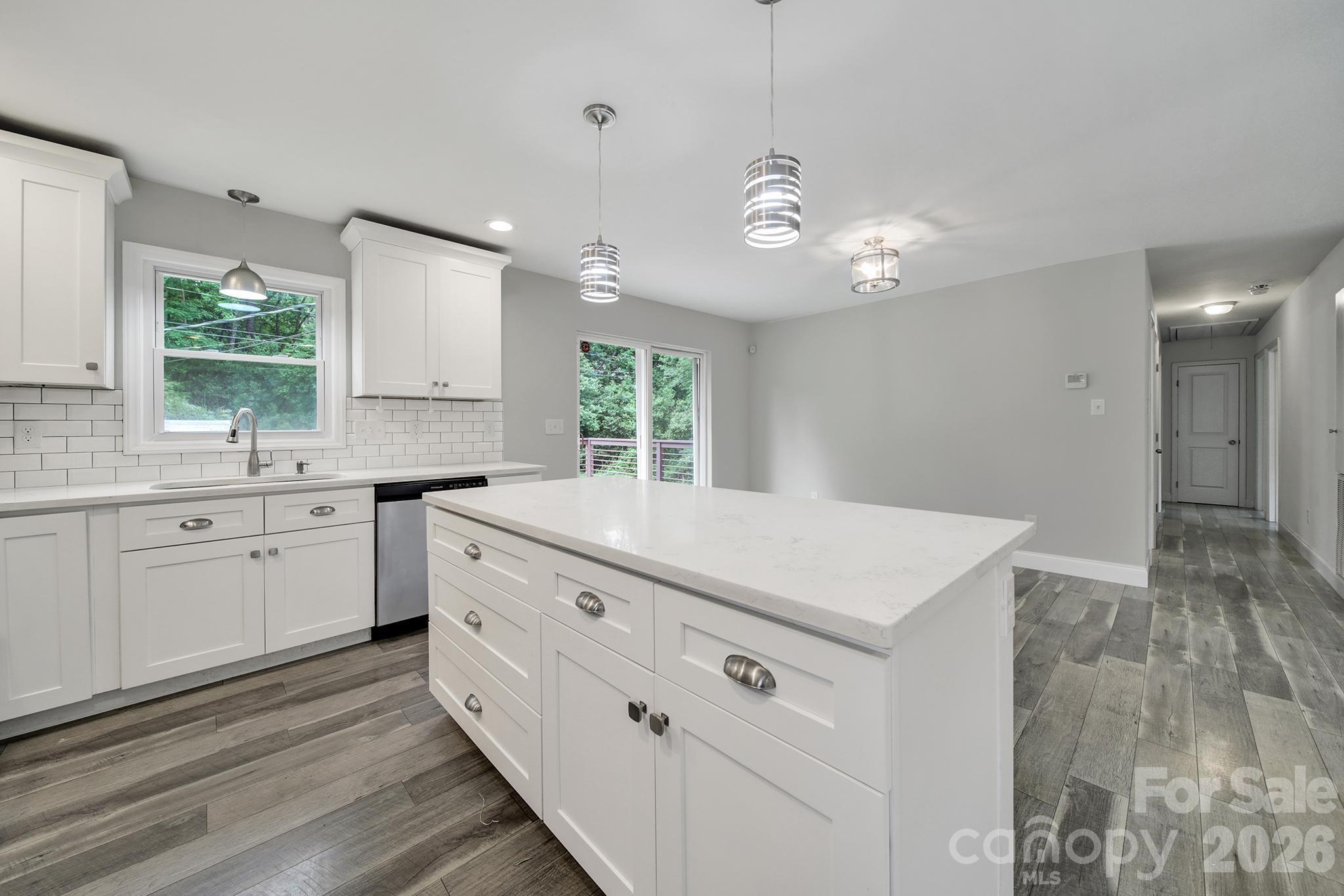 Single Family Residence at 1200 Vickie Lane, Matthews, photo 8 of 29