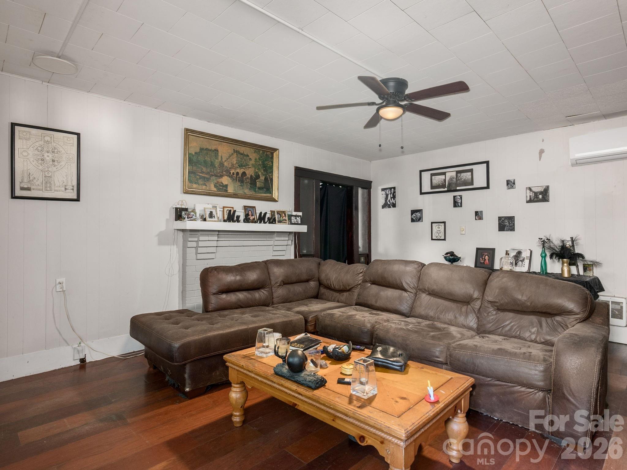 Apartment at 117 & 119 Spears Avenue, Asheville, photo 5 of 39