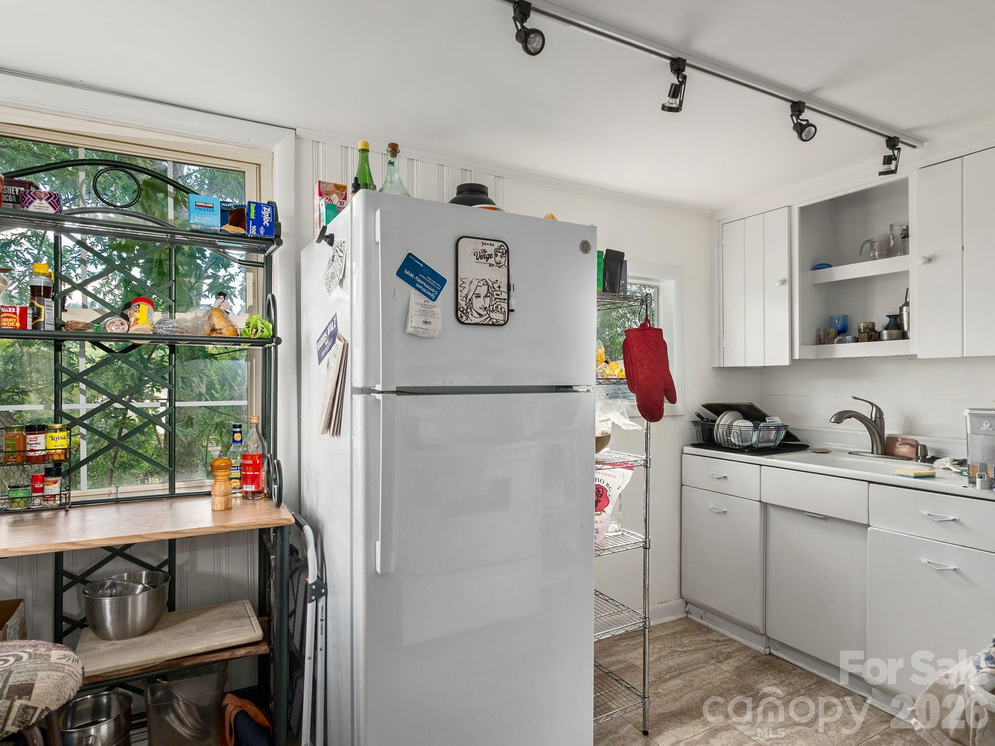 Apartment at 117 & 119 Spears Avenue, Asheville, photo 20 of 39