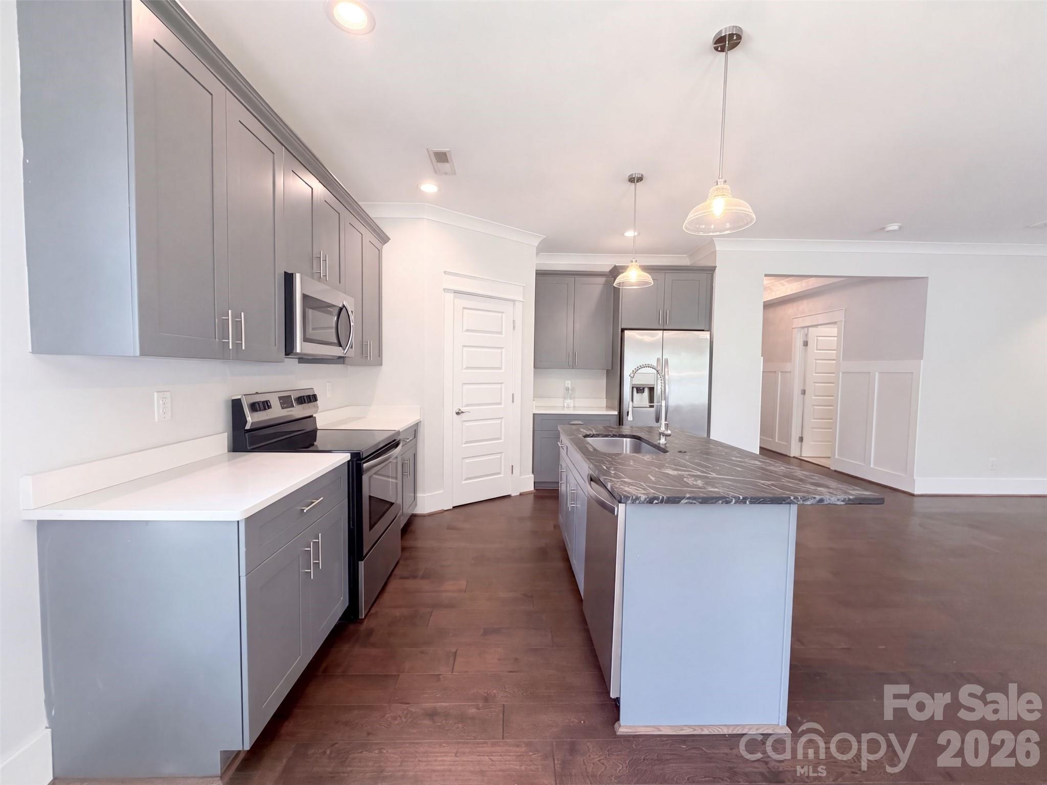 Single Family Residence at 102 Sweet Oaks Lane, Statesville, photo 2 of 13