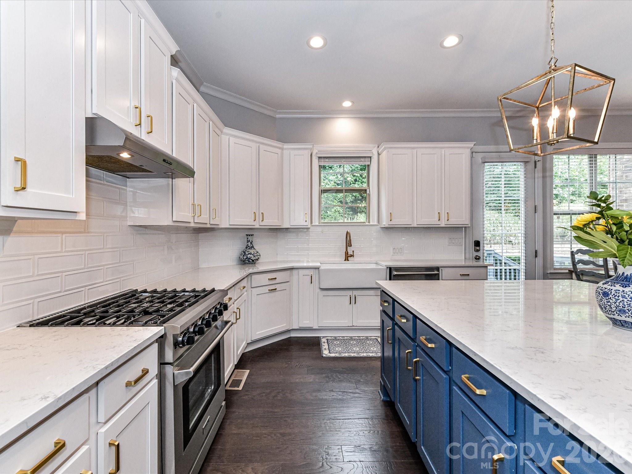 Gas range & Wall Oven - 16056 Reynolds Drive, Indian Land