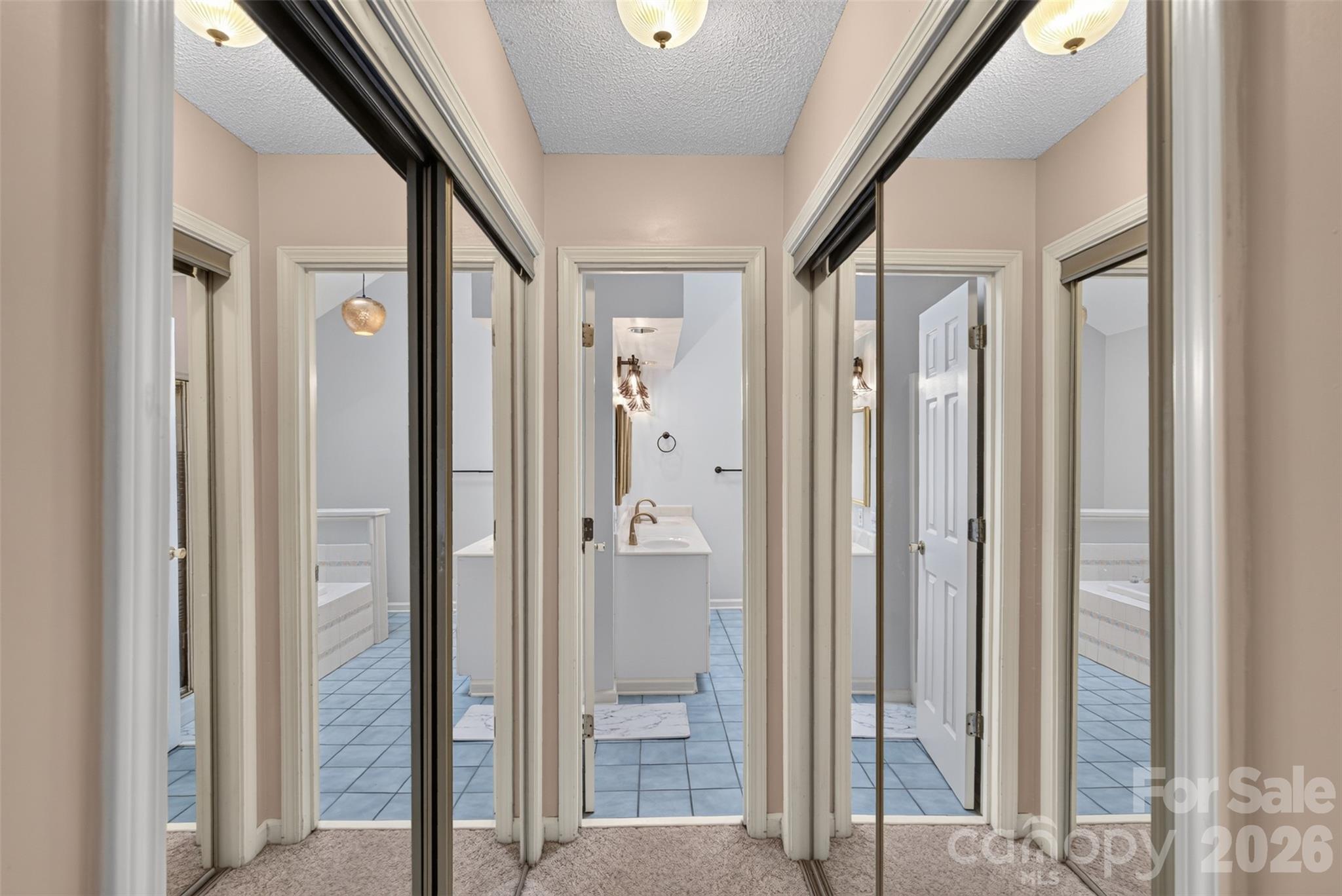 Large Dual Closets - 69 Sunwest Drive, Arden