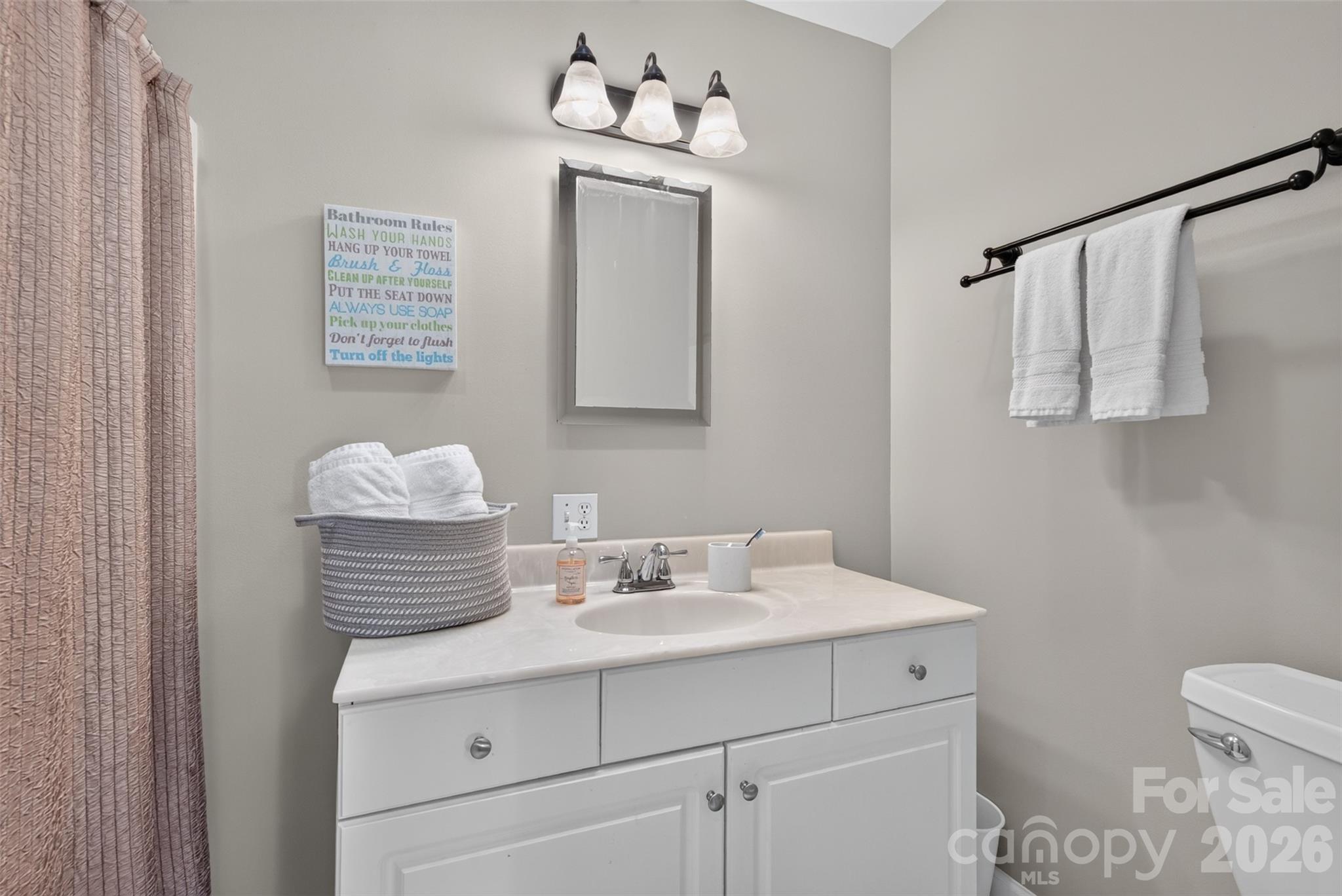 Upstairs Full Bath - 69 Sunwest Drive, Arden