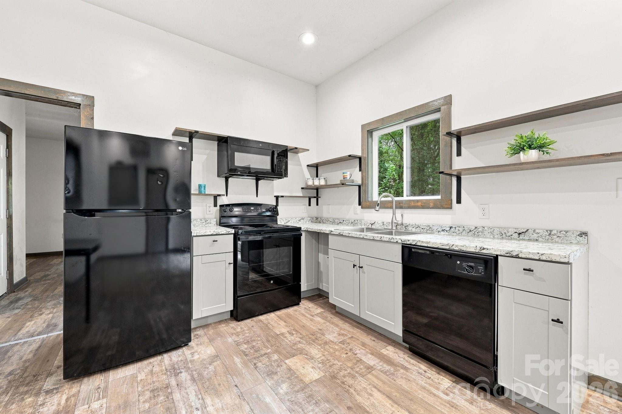Updated Kitchen - 146 & 148 Bradshaw Circle, Candler