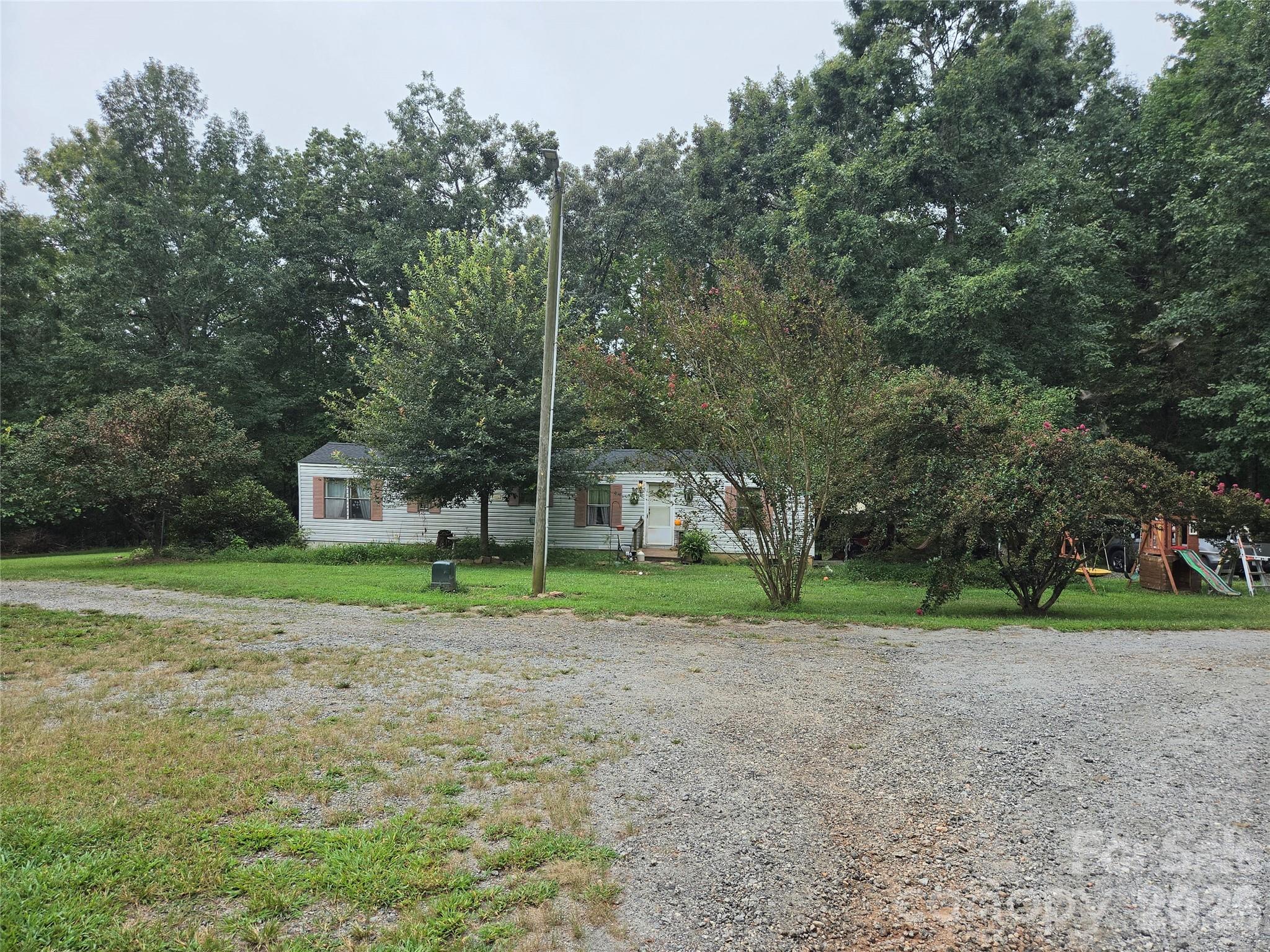 Manufactured Home Park at 26 Den Lane, Columbus, photo 5 of 13