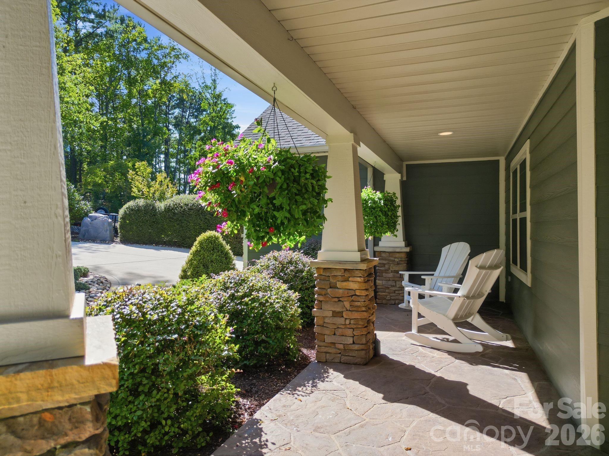 Single Family Residence at 132 Lucent Lane, Mooresville, photo 3 of 22