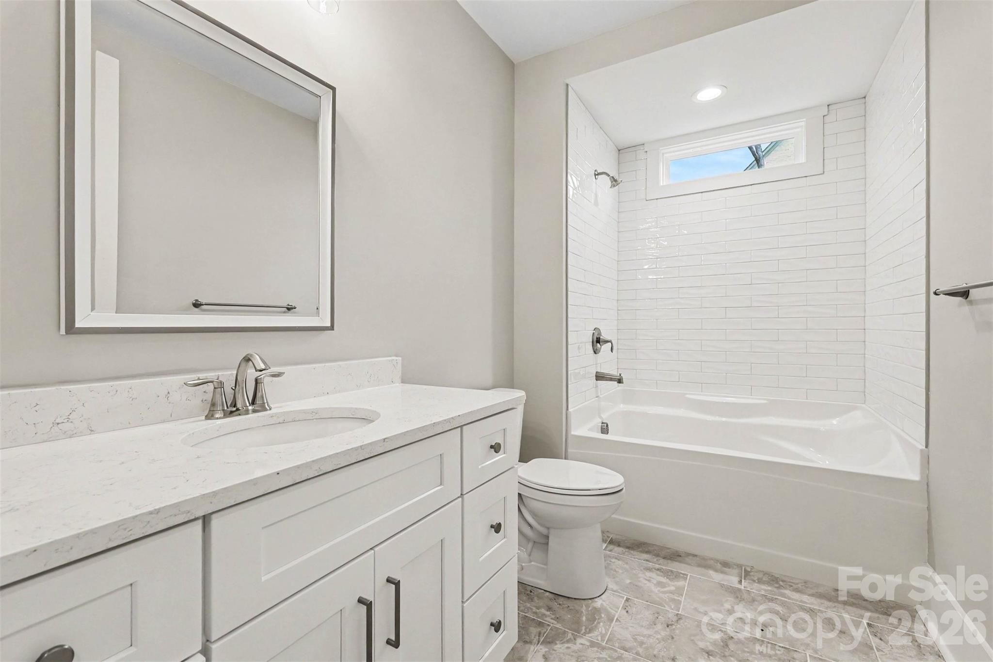 Bath 3 with soaking tub - 1407 Jack White Drive, Rock Hill