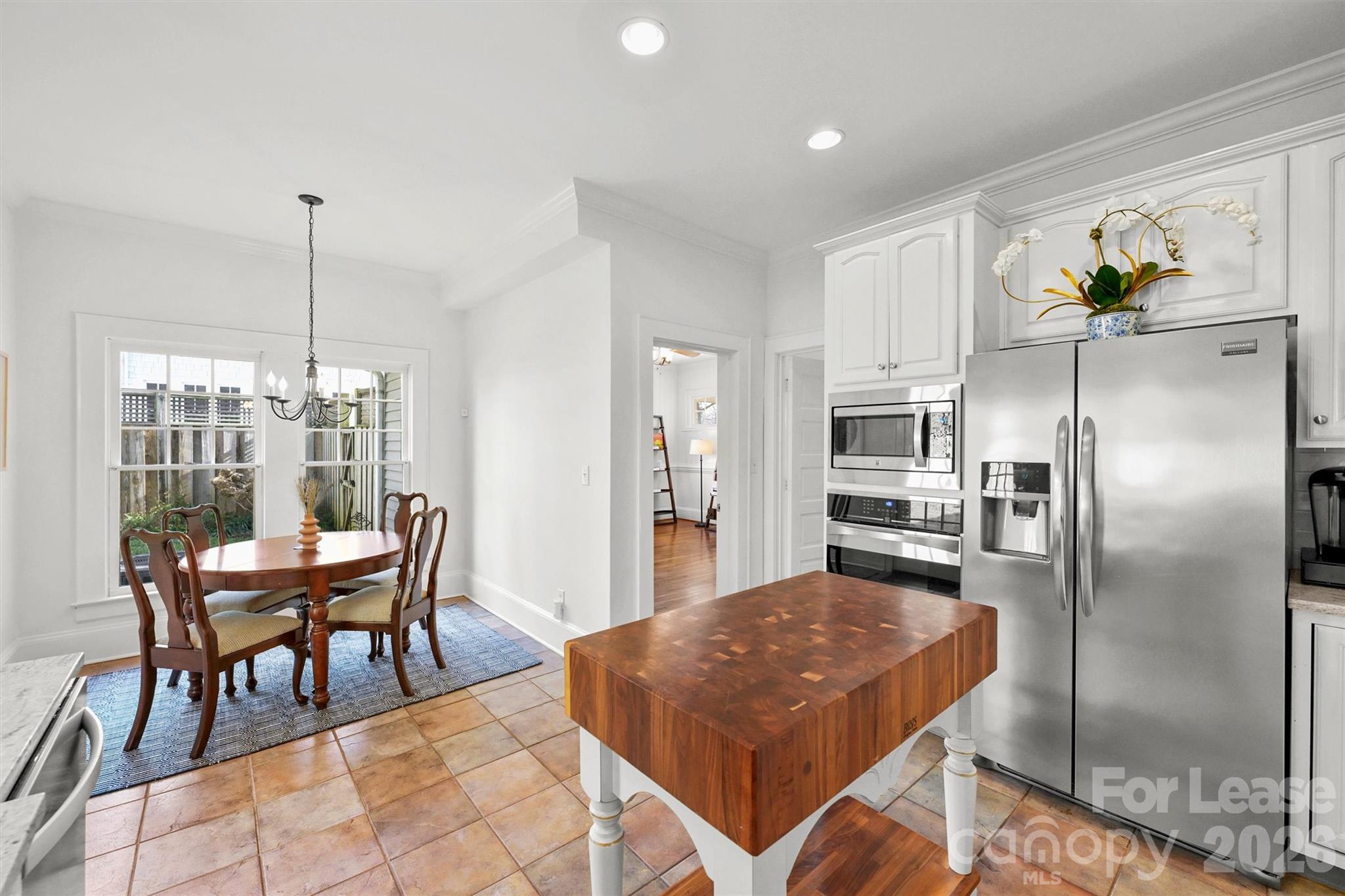 Townhouse at 2023 Greenway Avenue, Charlotte, photo 10 of 23