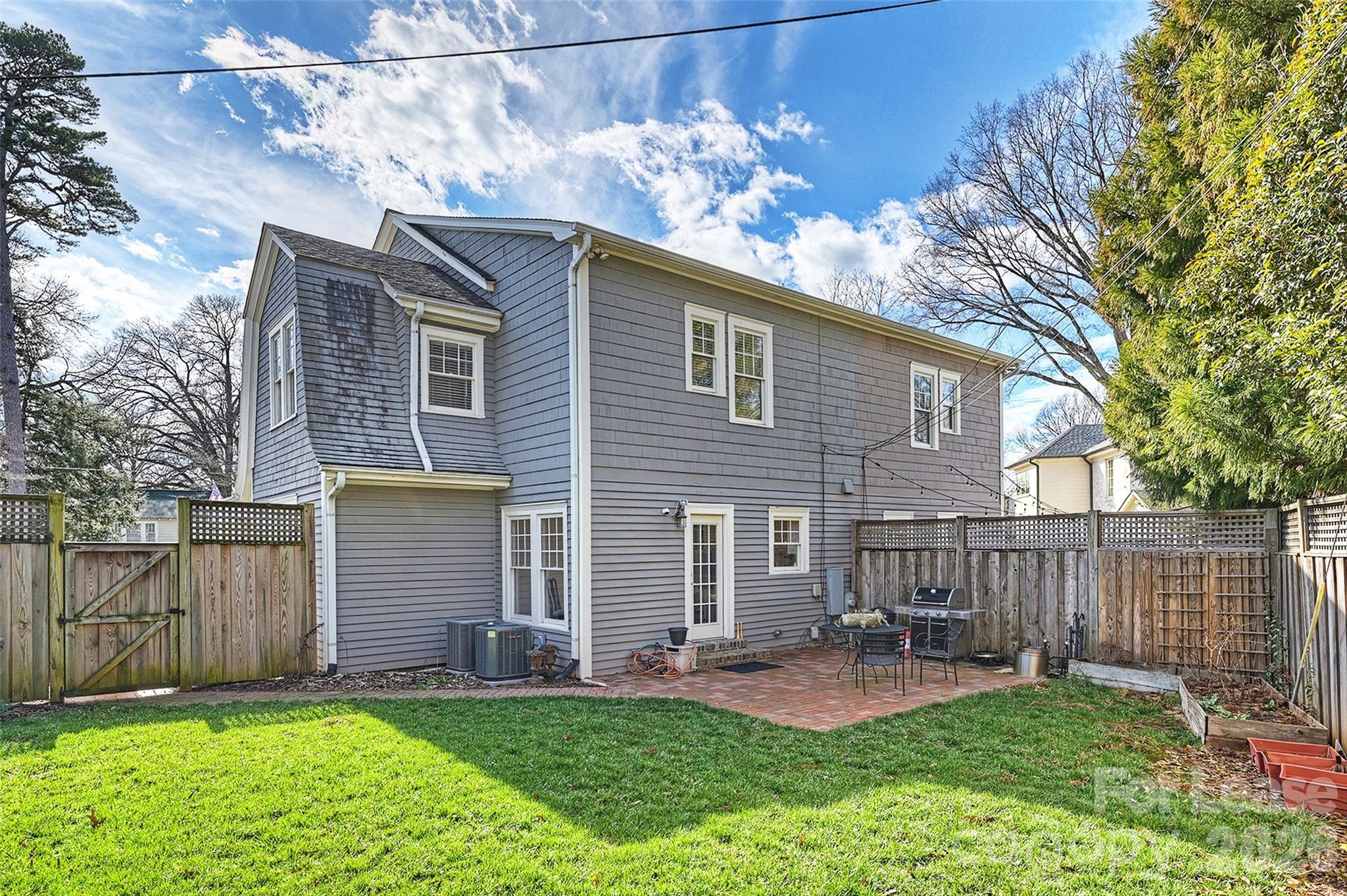 Townhouse at 2023 Greenway Avenue, Charlotte, photo 20 of 23