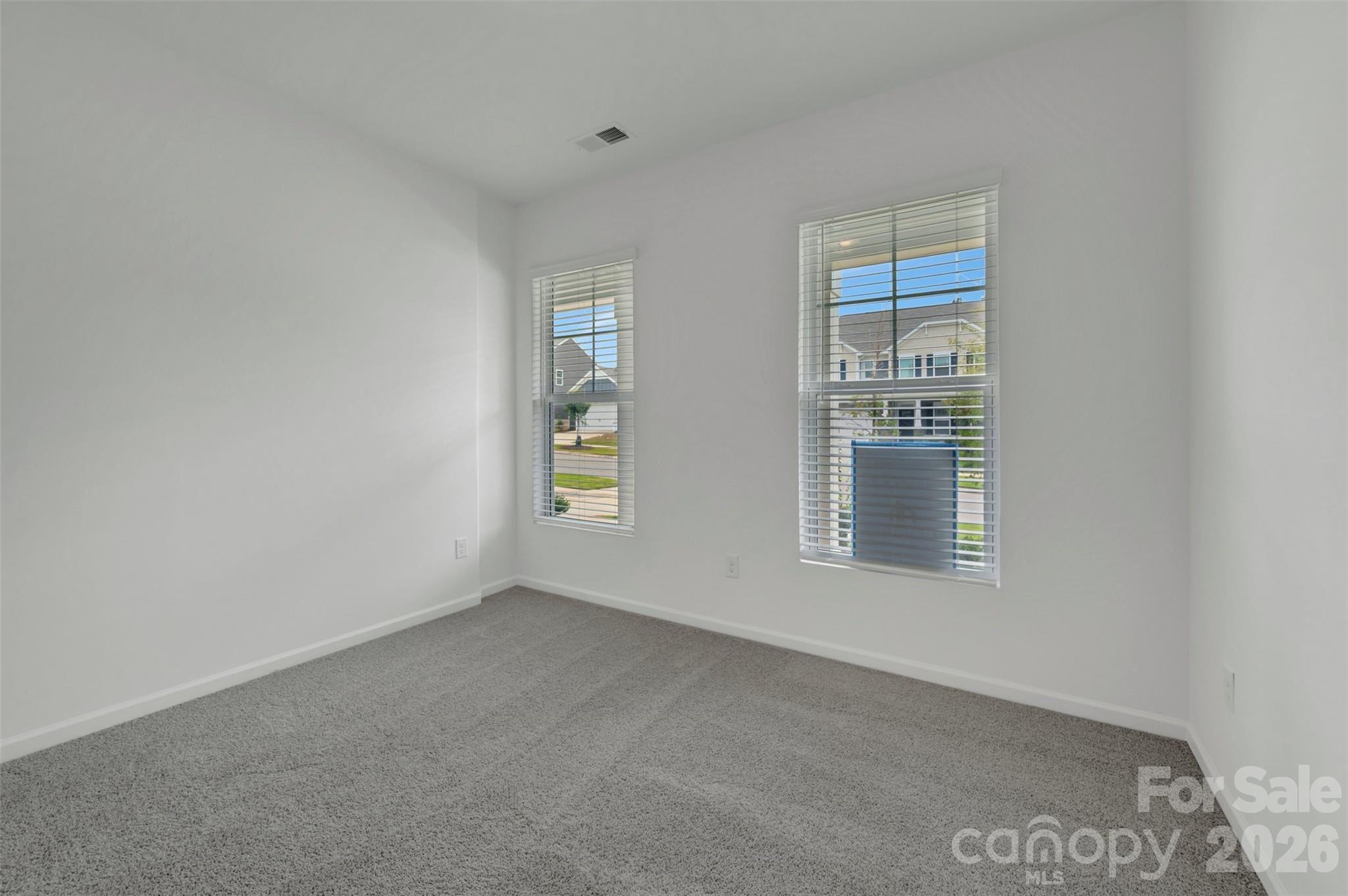 First floor bedroom - 629 Willoughby Park Drive, Monroe