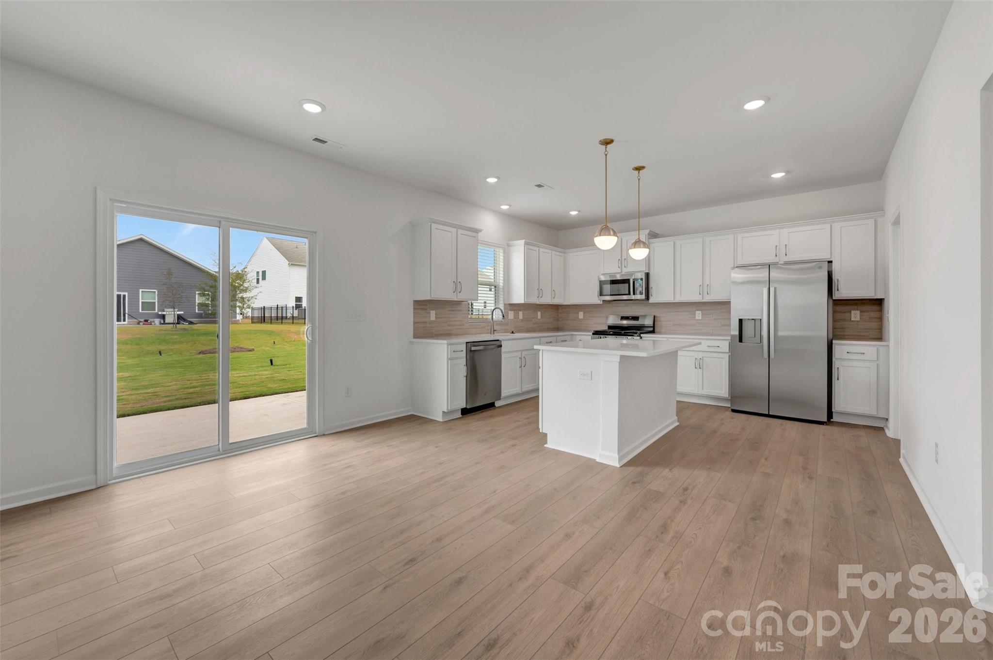 Kitchen - 629 Willoughby Park Drive, Monroe