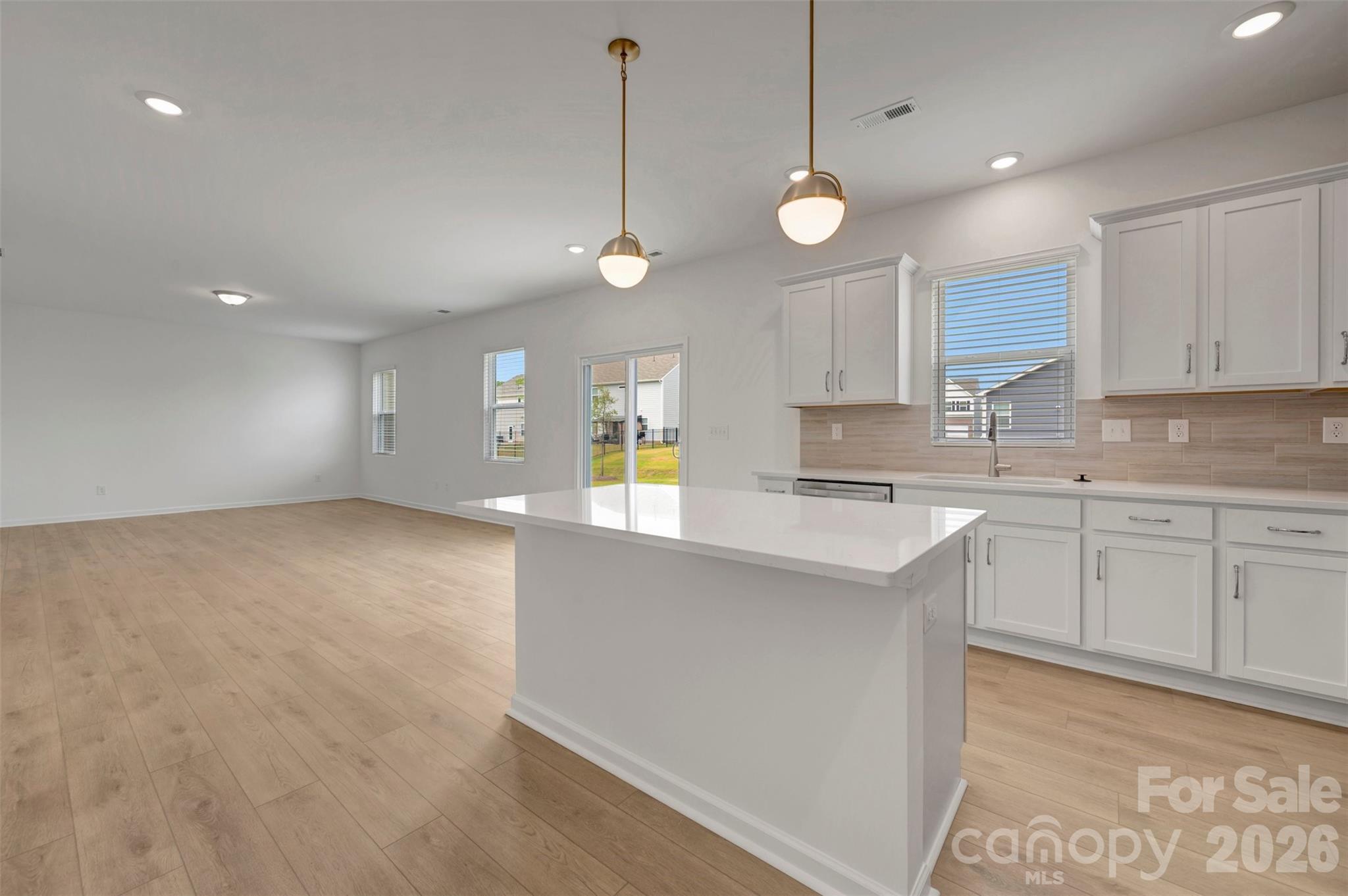 Kitchen - 629 Willoughby Park Drive, Monroe