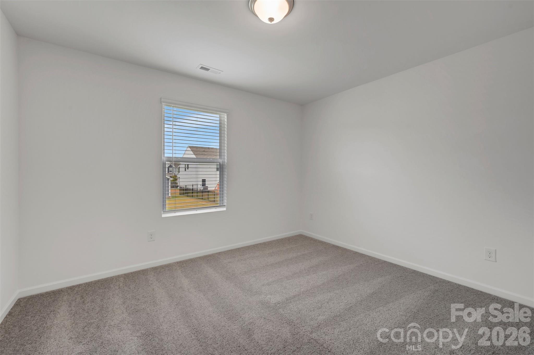 Secondary bedroom - 629 Willoughby Park Drive, Monroe
