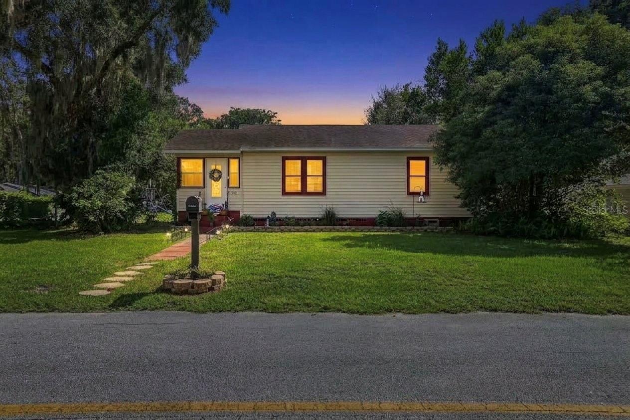 Single Family Residence at 614 W PENNSYLVANIA AVE, DELAND