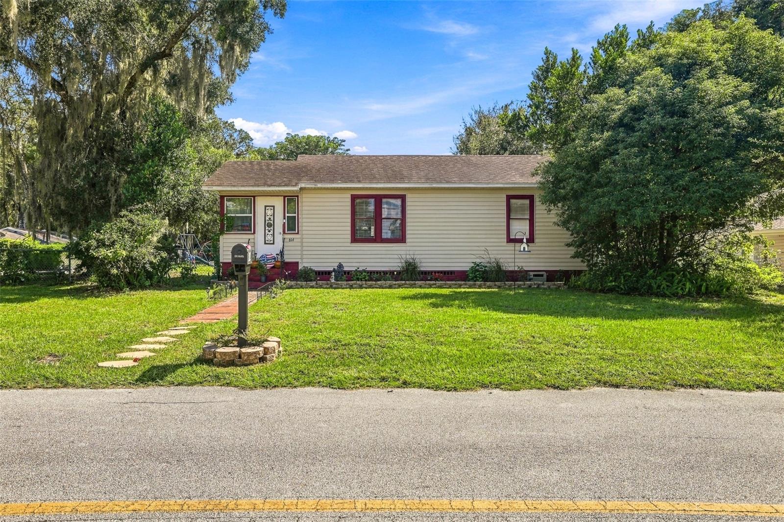 Single Family Residence at 614 W PENNSYLVANIA AVE, DELAND, photo 16 of 17