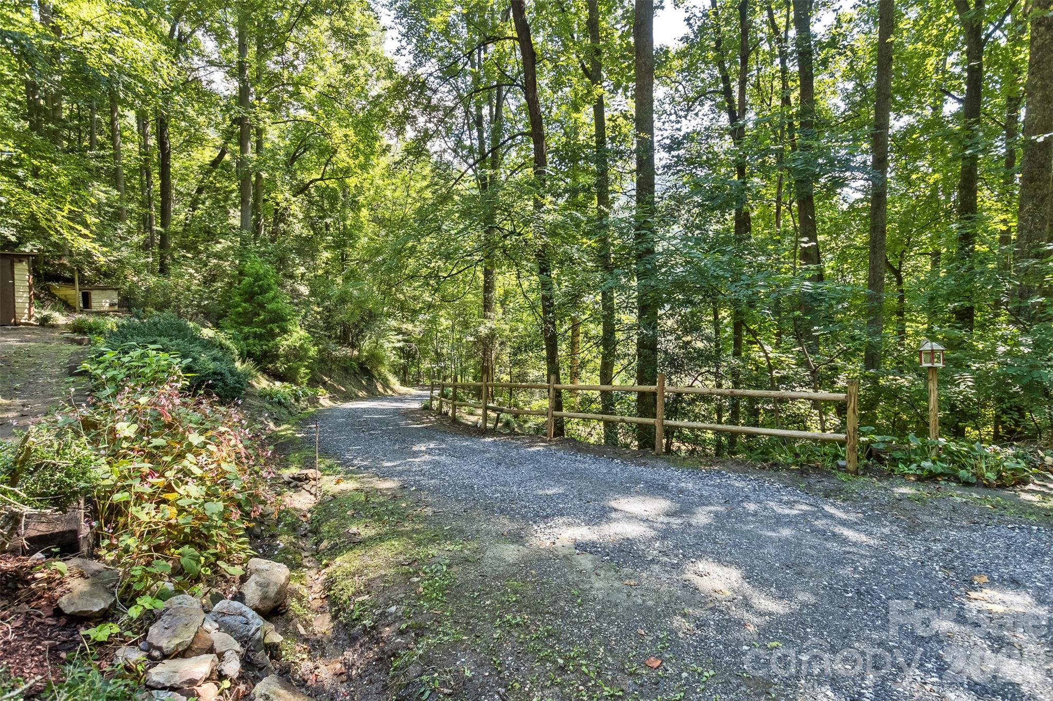 Gorgeous fairy tale drive! - 13 Cattail Drive, Sylva