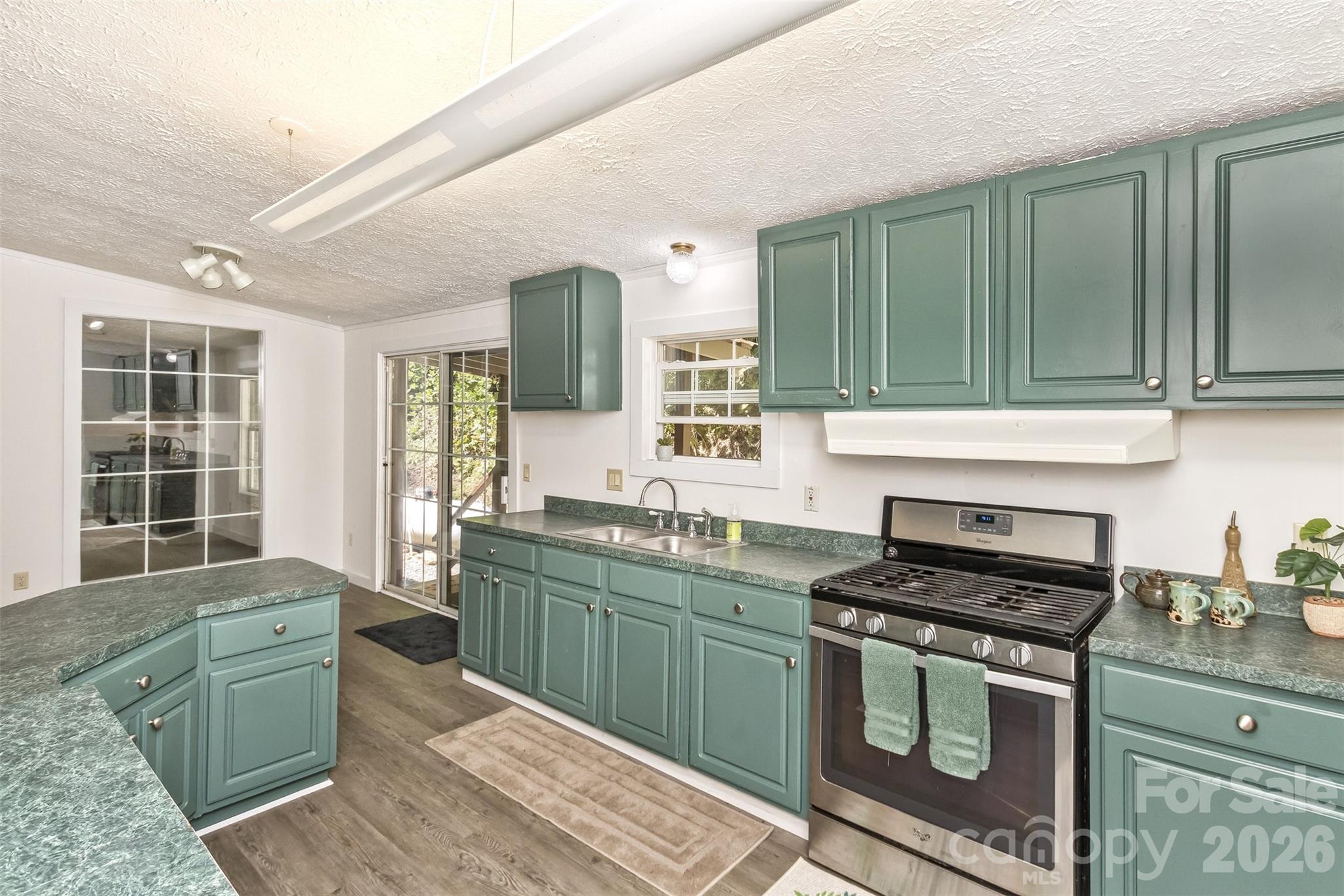 Great Kitchen for the chef in your family! - 13 Cattail Drive, Sylva