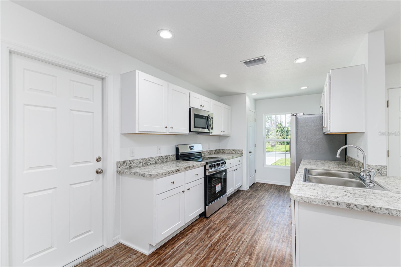 Single Family Residence at 1855 AVENUE P SW, WINTER HAVEN, photo 6 of 28