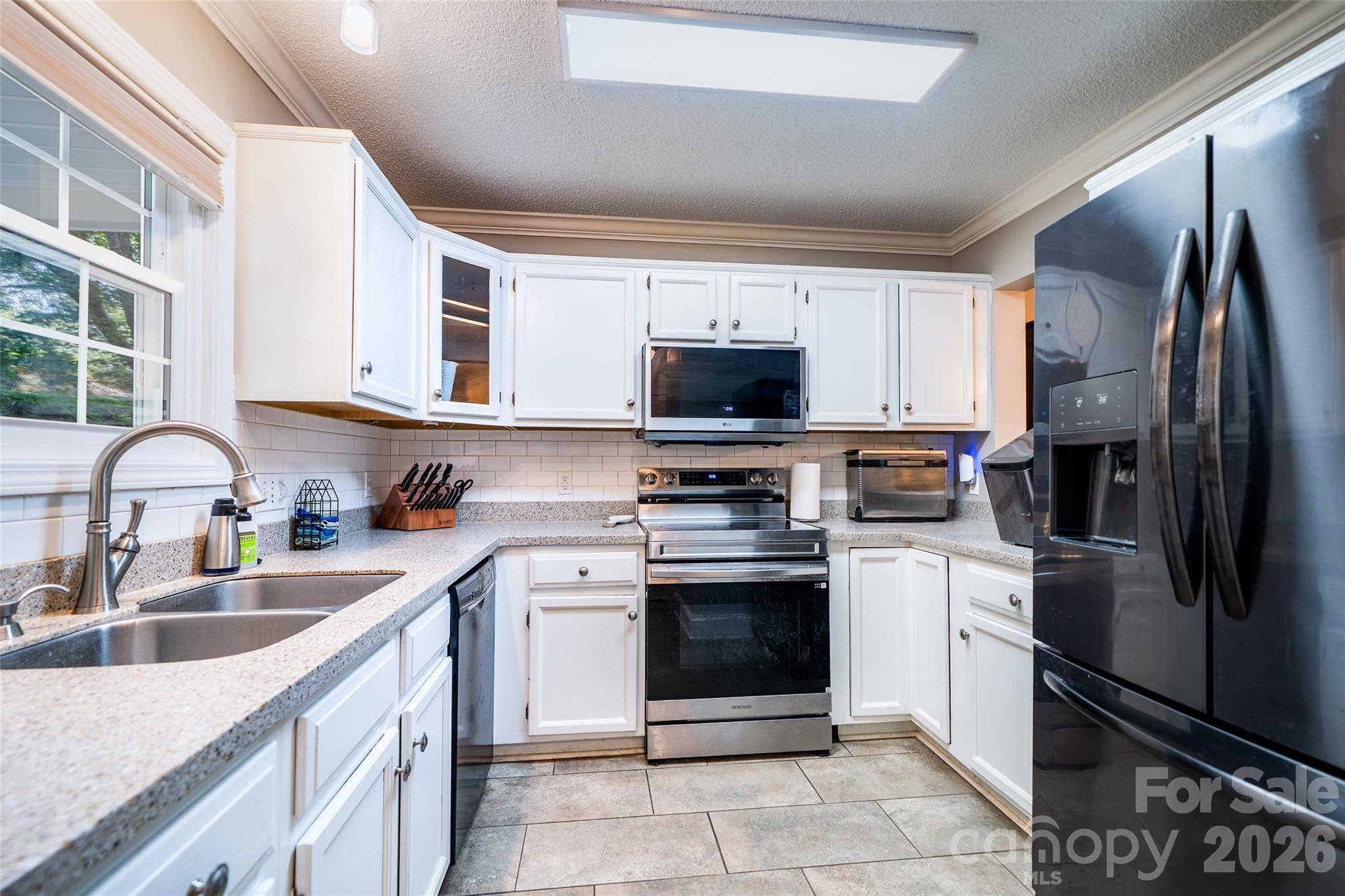 perfect kitchen with counter space - 18 Friendly Way, Asheville