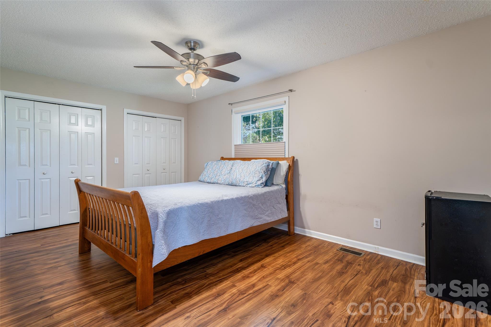 3rd Bedroom with access to bathroom - 18 Friendly Way, Asheville