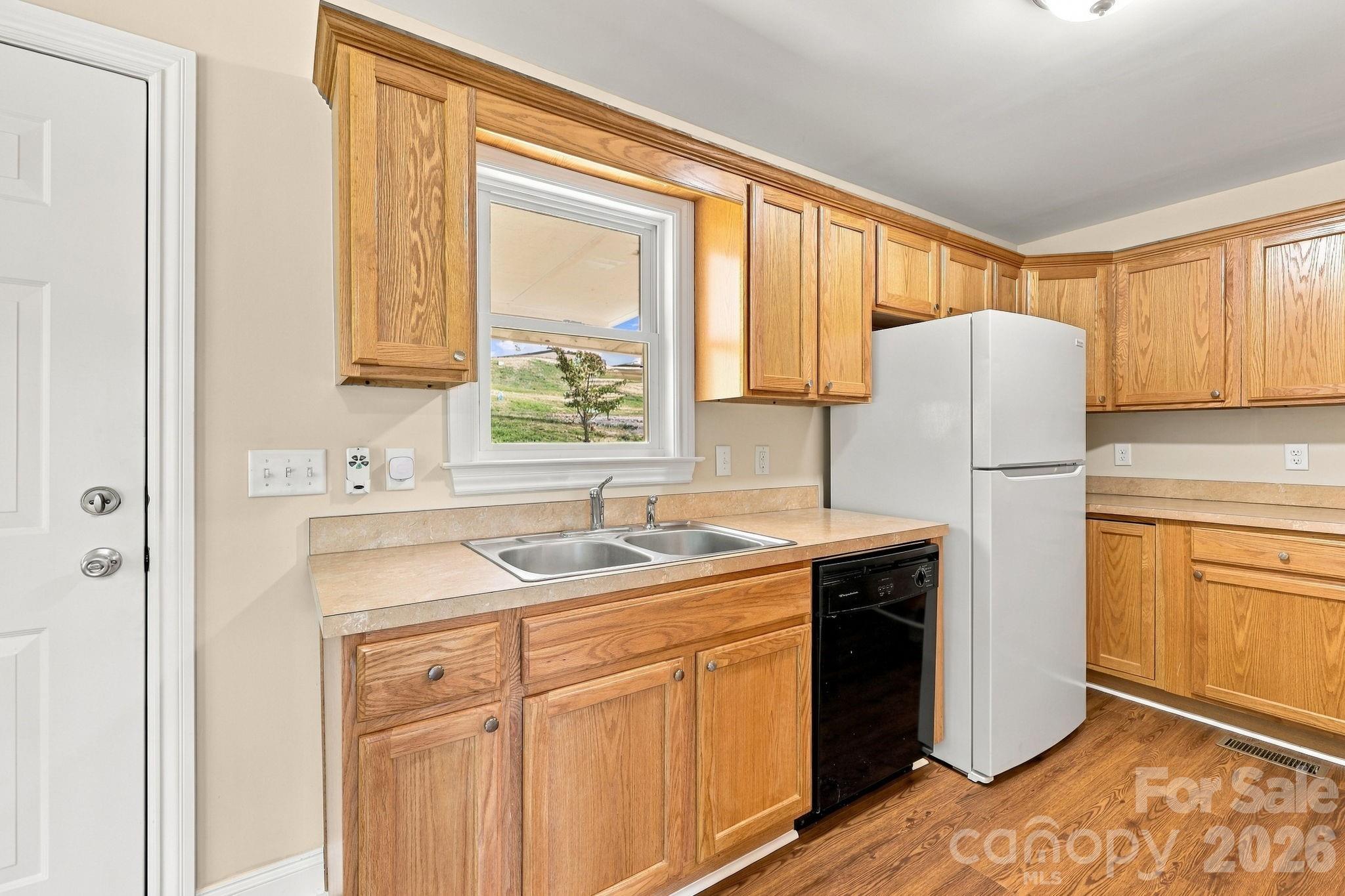 Single Family Residence at 117 Ho Hum Way, Leicester, photo 23 of 38