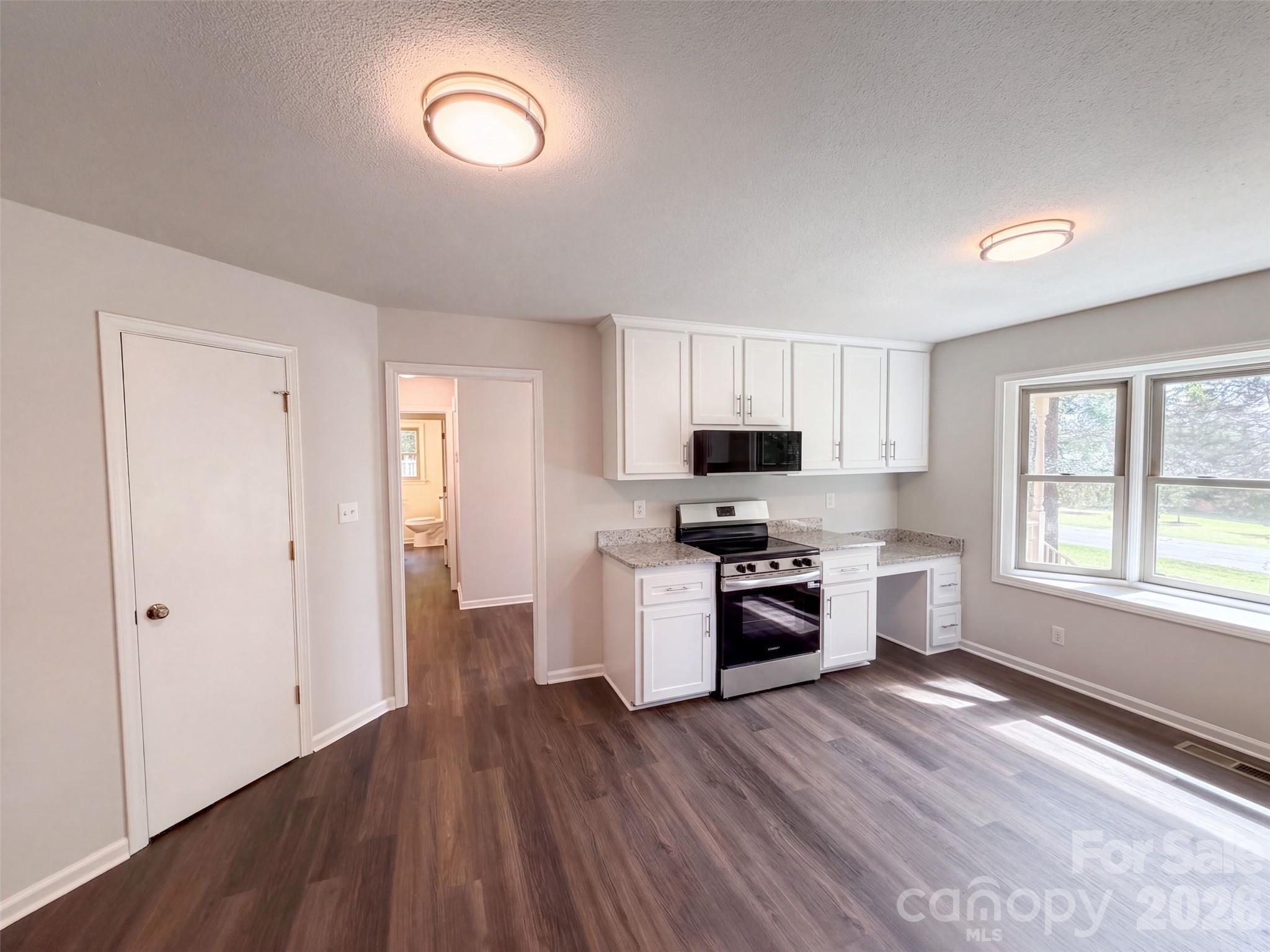Single Family Residence at 121 Goodman Circle NE, Concord, photo 2 of 32