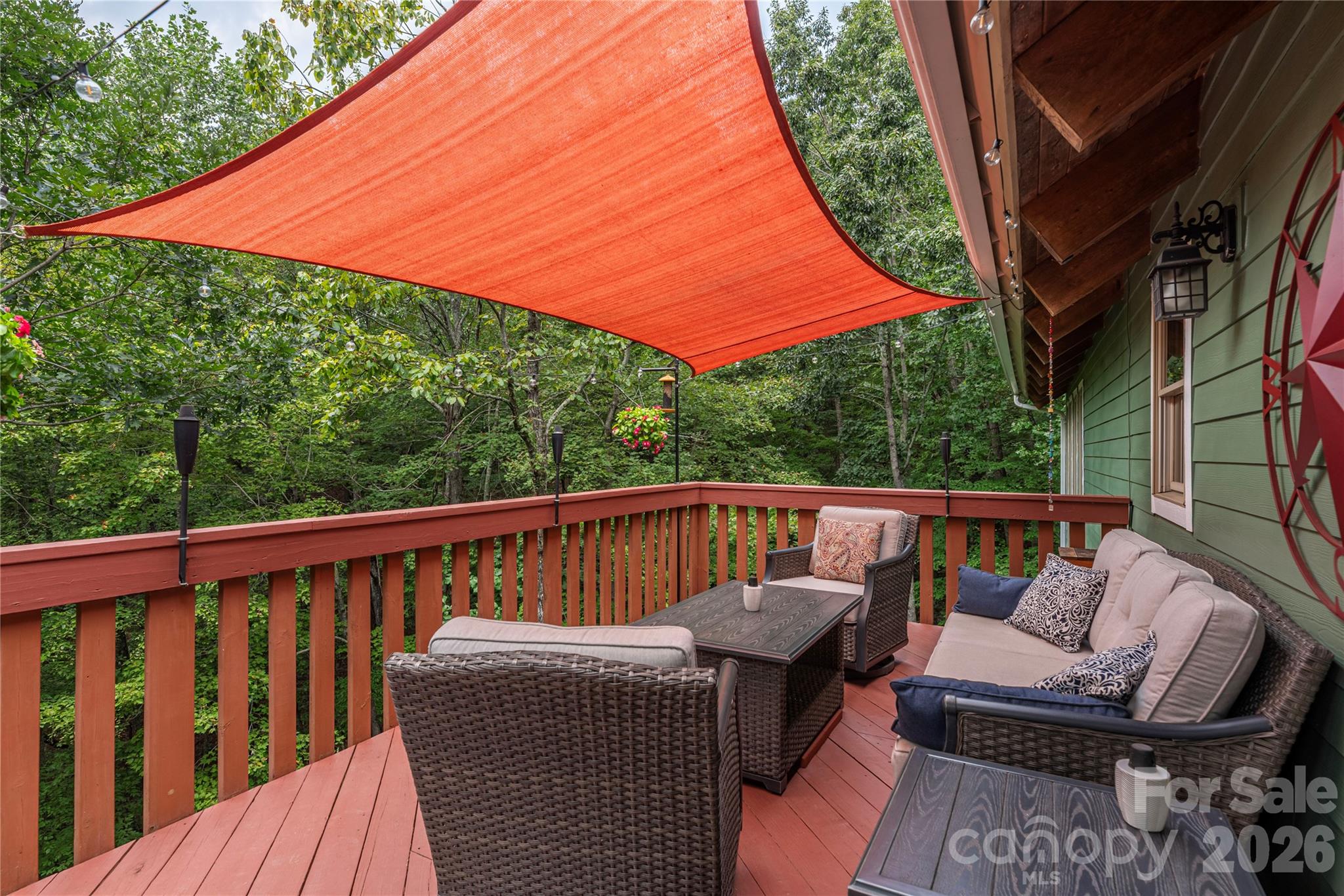 Deck with views - 116 Ivy Road, Mills River