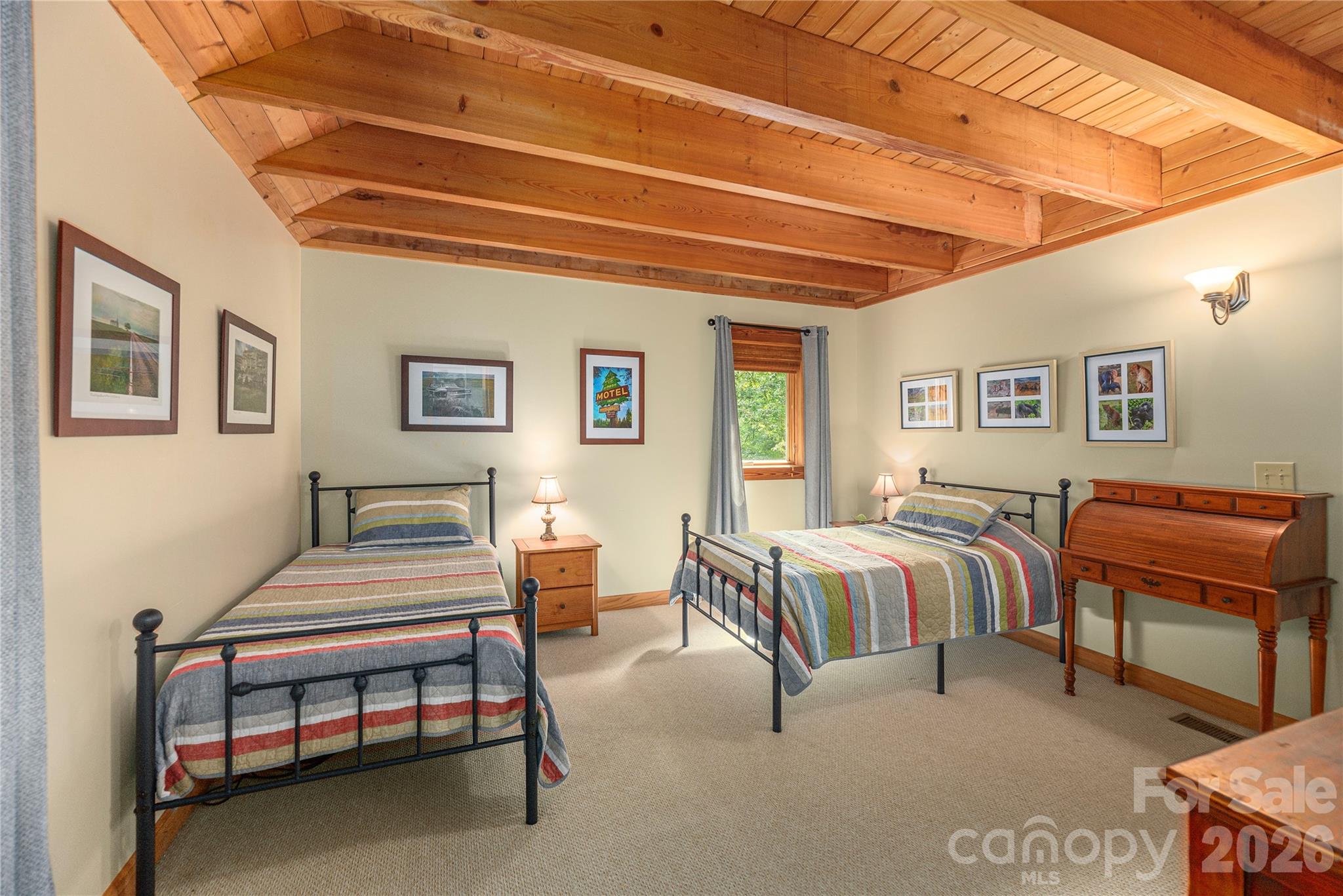 Guest room - 116 Ivy Road, Mills River
