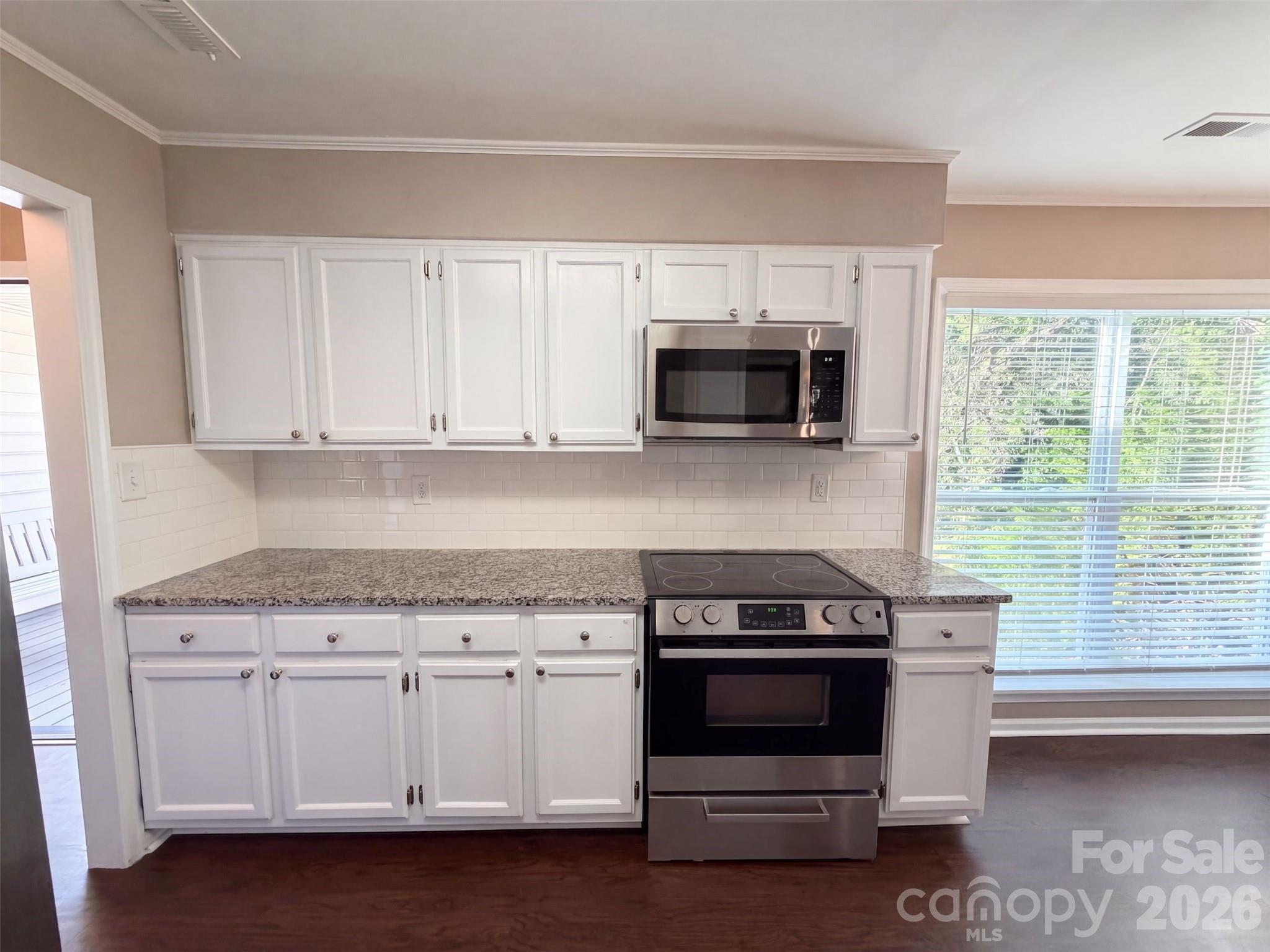 Single Family Residence at 6009 Lanai Lane, Tega Cay, photo 12 of 16
