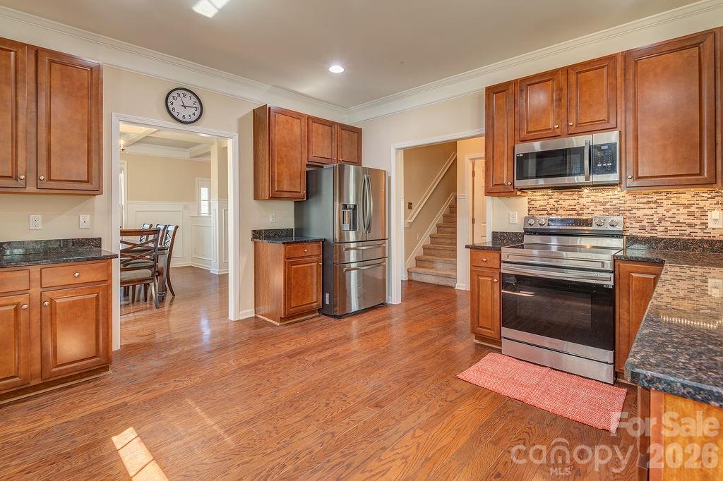 Single Family Residence at 5 Breyerton Court, Asheville, photo 7 of 26