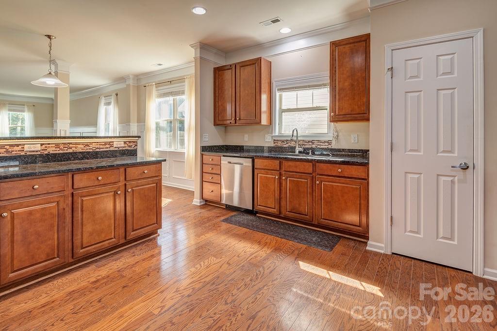 Single Family Residence at 5 Breyerton Court, Asheville, photo 9 of 26