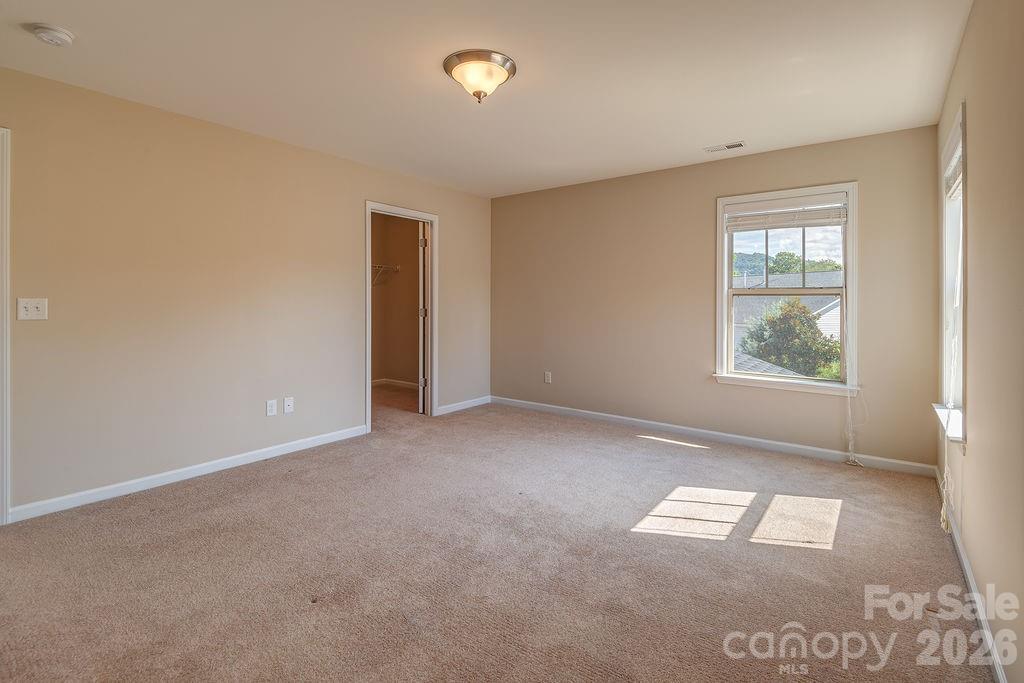 Single Family Residence at 5 Breyerton Court, Asheville, photo 18 of 26