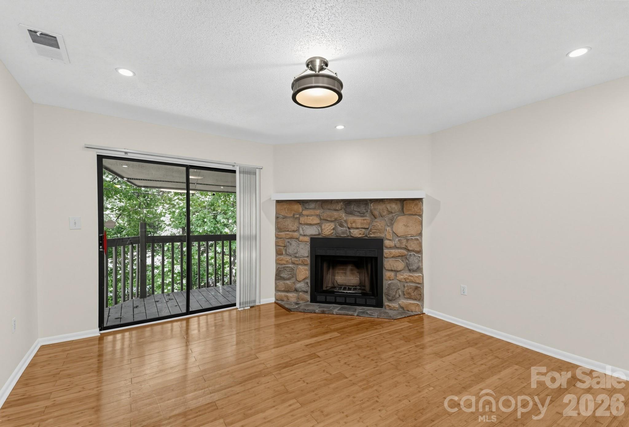 Condominium at 405 Harbison Boulevard, Columbia, photo 3 of 15