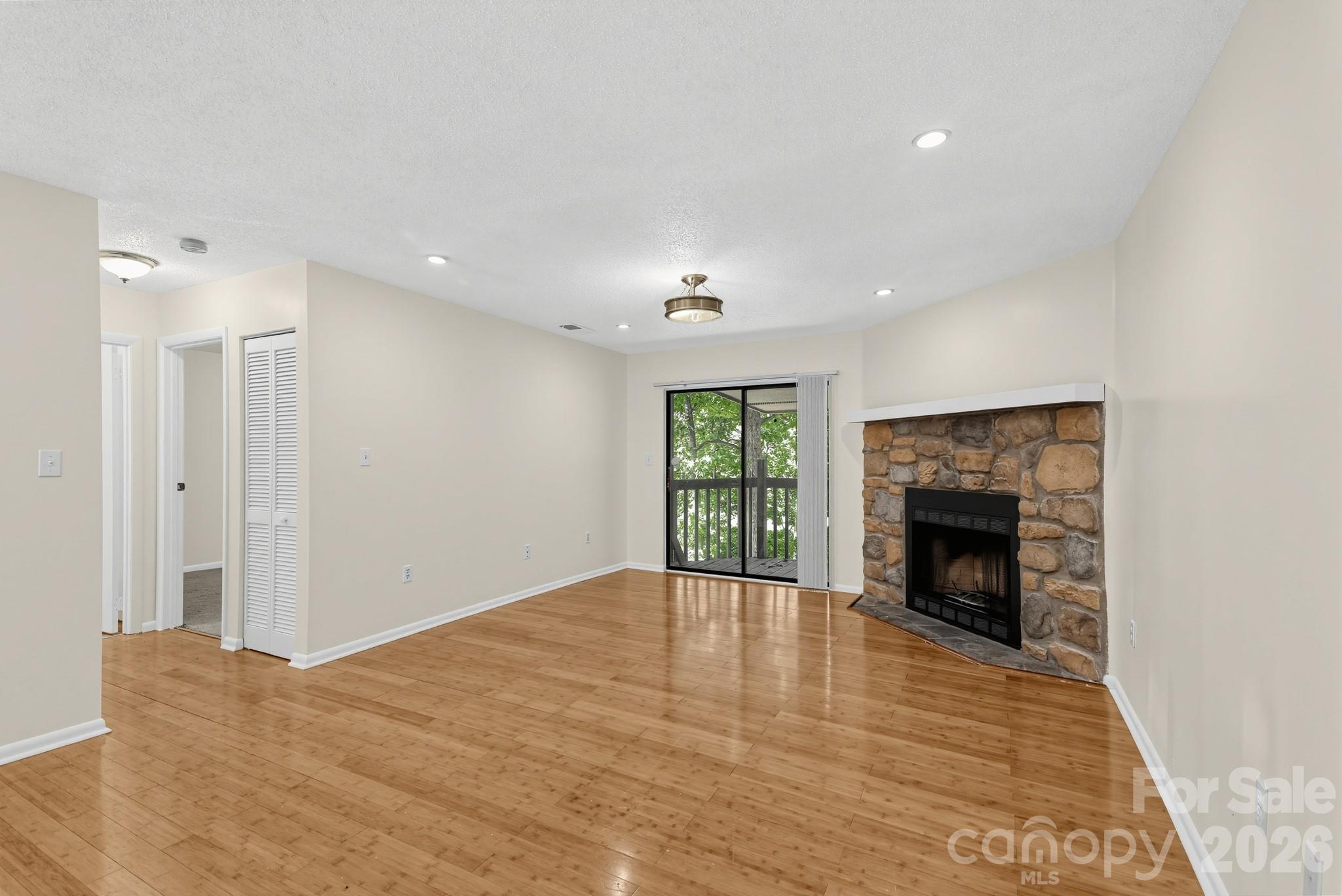 Condominium at 405 Harbison Boulevard, Columbia, photo 4 of 15