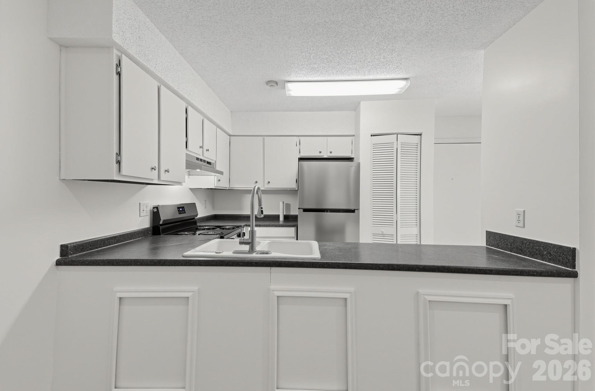 Condominium at 405 Harbison Boulevard, Columbia, photo 5 of 15