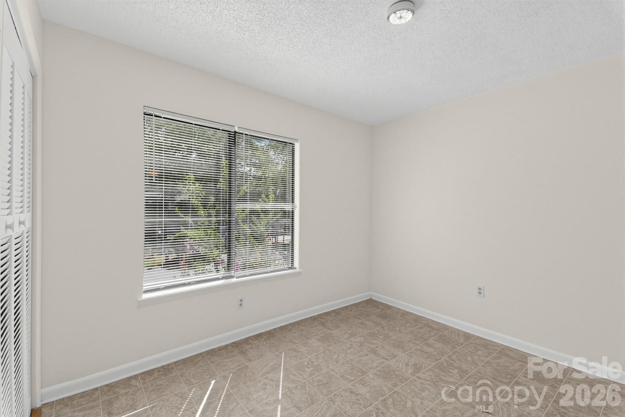 Condominium at 405 Harbison Boulevard, Columbia, photo 9 of 15