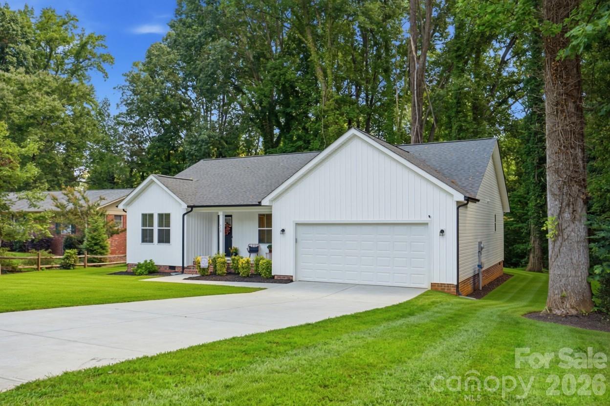 Single Family Residence at 918 Brookwood Court, Statesville, photo 26 of 31