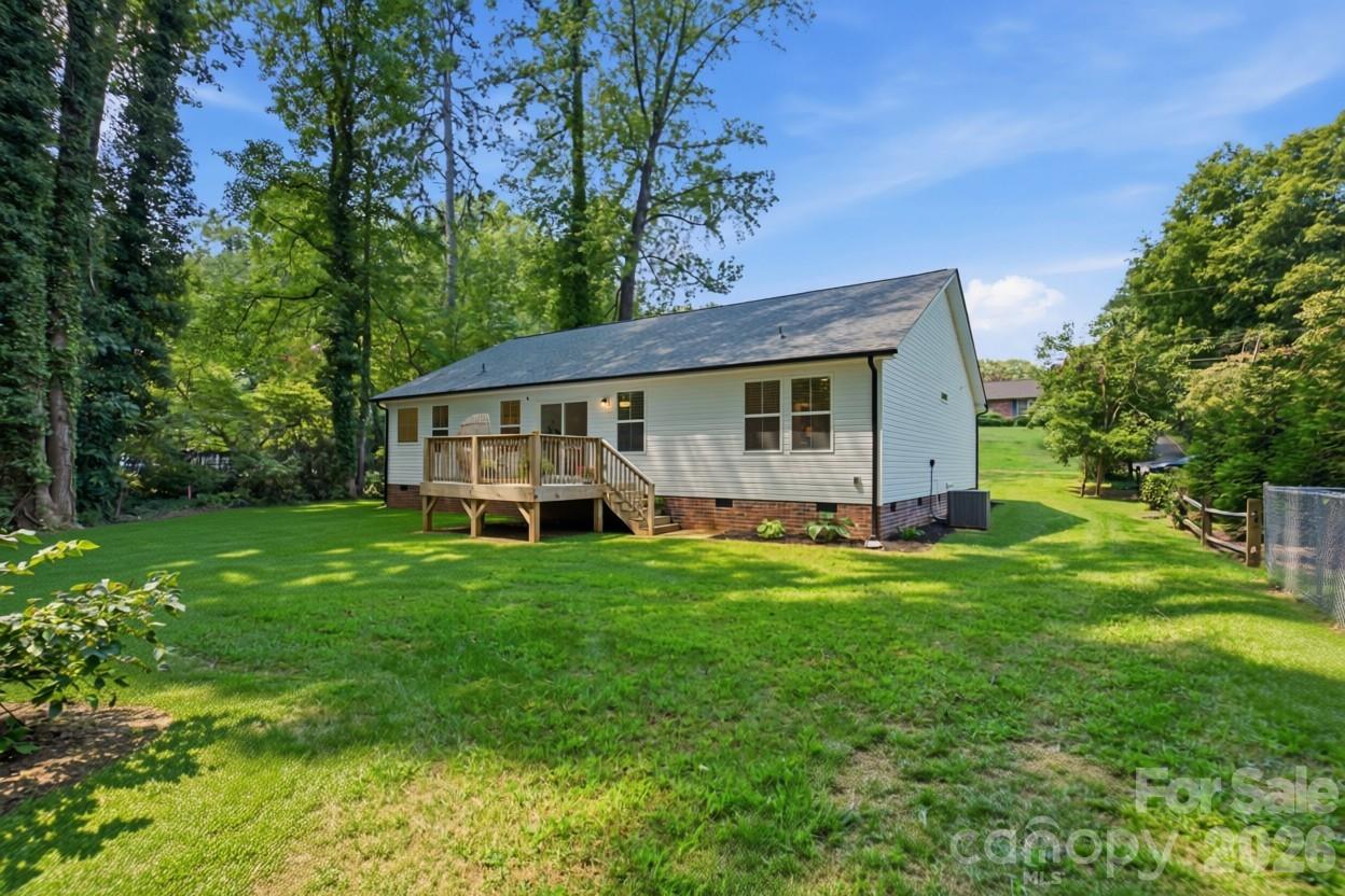 Single Family Residence at 918 Brookwood Court, Statesville, photo 27 of 31